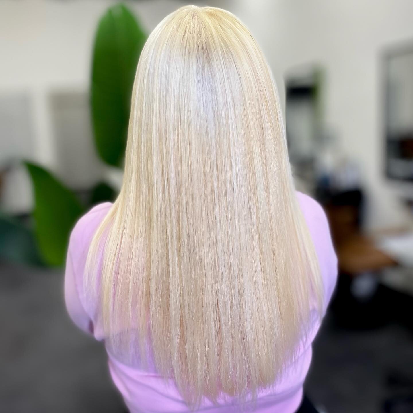 So sleek and so clean... #glamourax ⁠
.⁠
.⁠
.⁠
.⁠
.⁠
 #beauty #hairstyle #style #beautiful #hairstylist #model #haircolor #instahair #photooftheday #haircut #pretty #haircare #longhair #behindthechair #stylish #hairsalon #hairofinstagram #blonde #cur