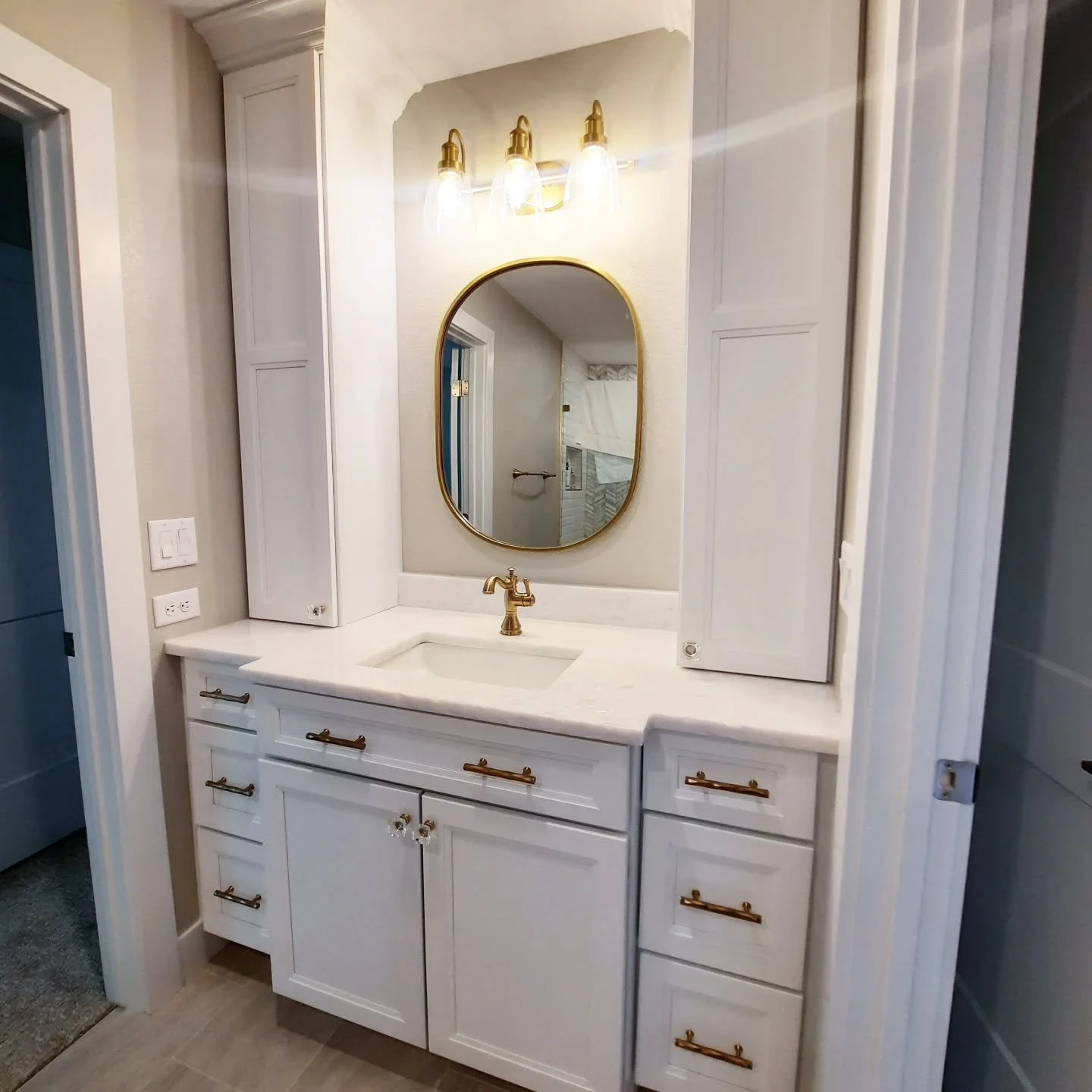 A teenage girl's vanity area needs three things: storage, storage and more storage

#alterdesignbuild #broomfieldconstruction #broomfielddesign