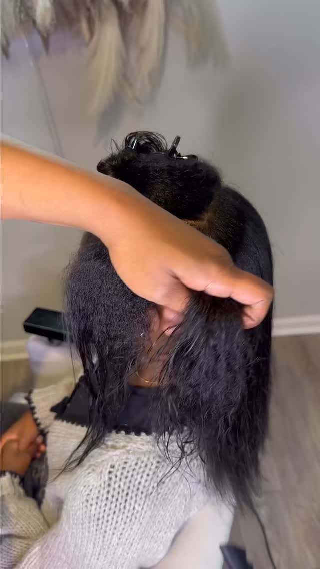 I had to talk y’all through this one…
Because it’s not just a blowout — it’s technique, it’s tension, it’s healthy hair.
And yes, it works on YOUR texture too.
📖 My new eBook By Nasetia is officially ava