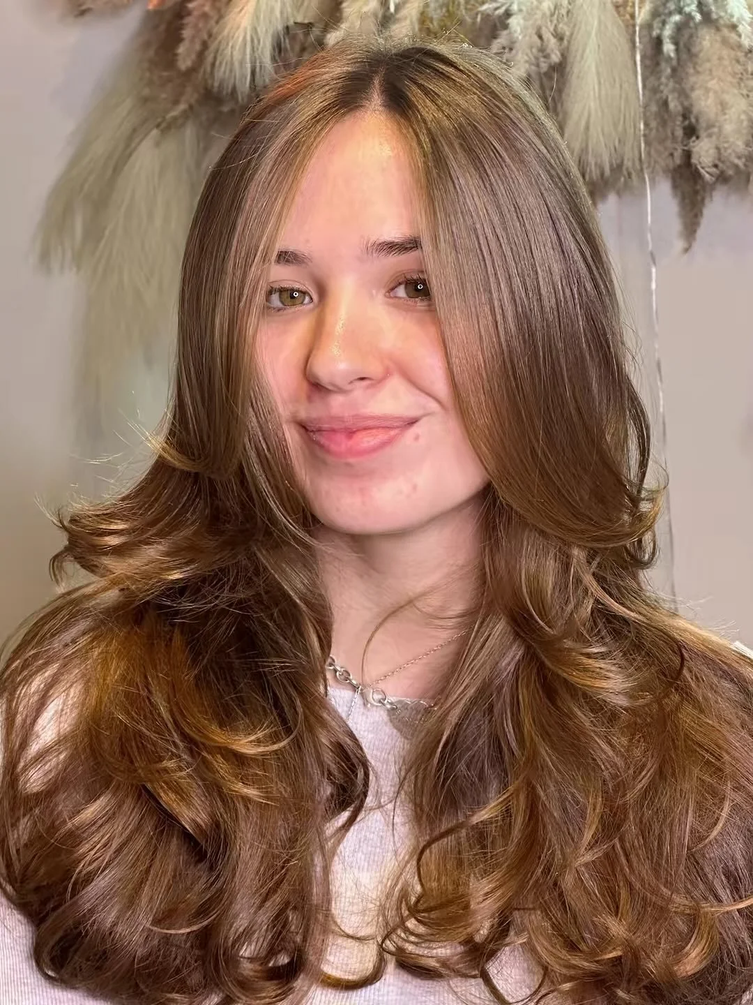 Healthy Hair, Flawless Finish, Happy Client
Fresh layers, soft shine, and a flawless round brush finish. Healthy hair always speaks for itself #ByNasetia #HealthyHairJourney