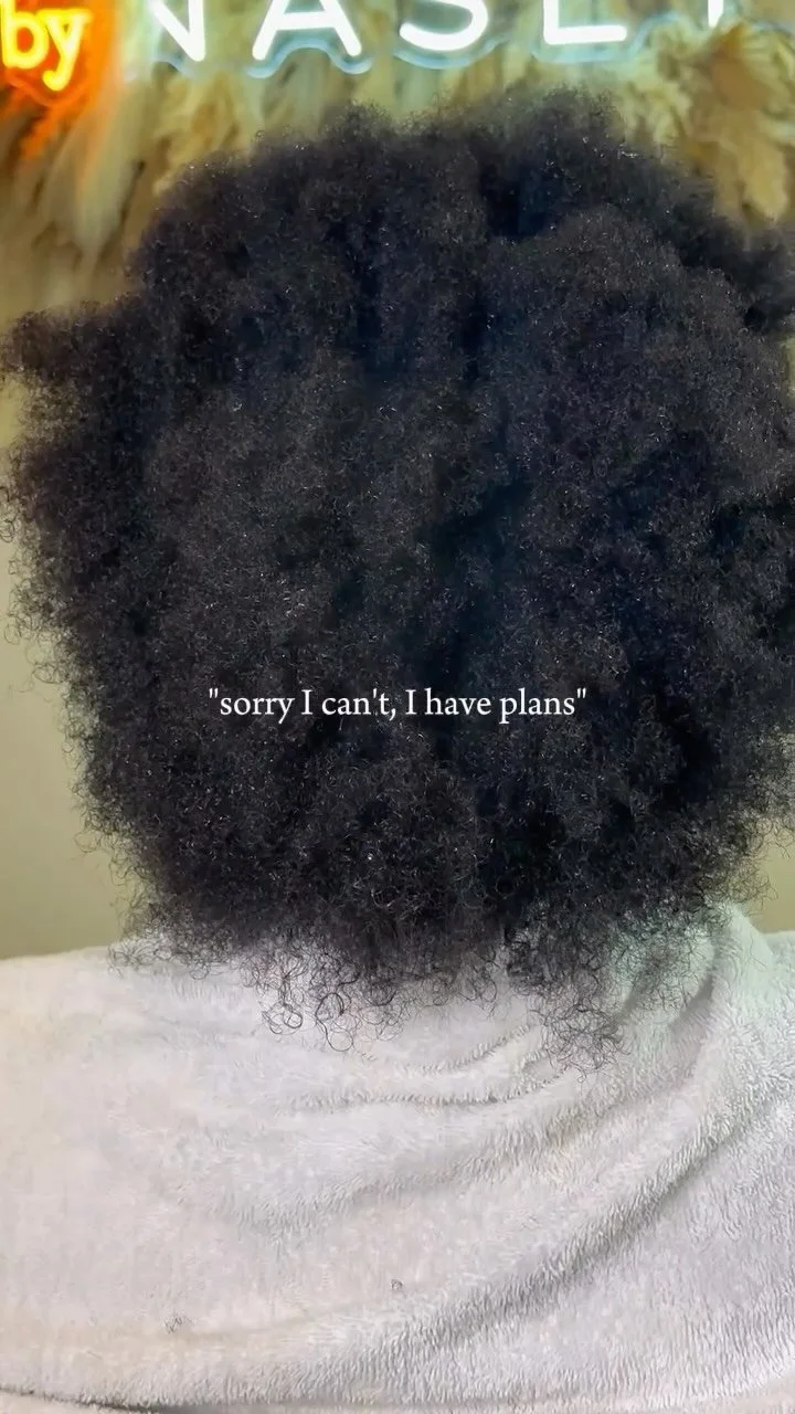 Sorry, I can’t... I’m busy keeping my hair healthy ✂️
These are the kind of plans that last — round
brush + trim = flawless. Learn the method in my e-
book #ByNasetia