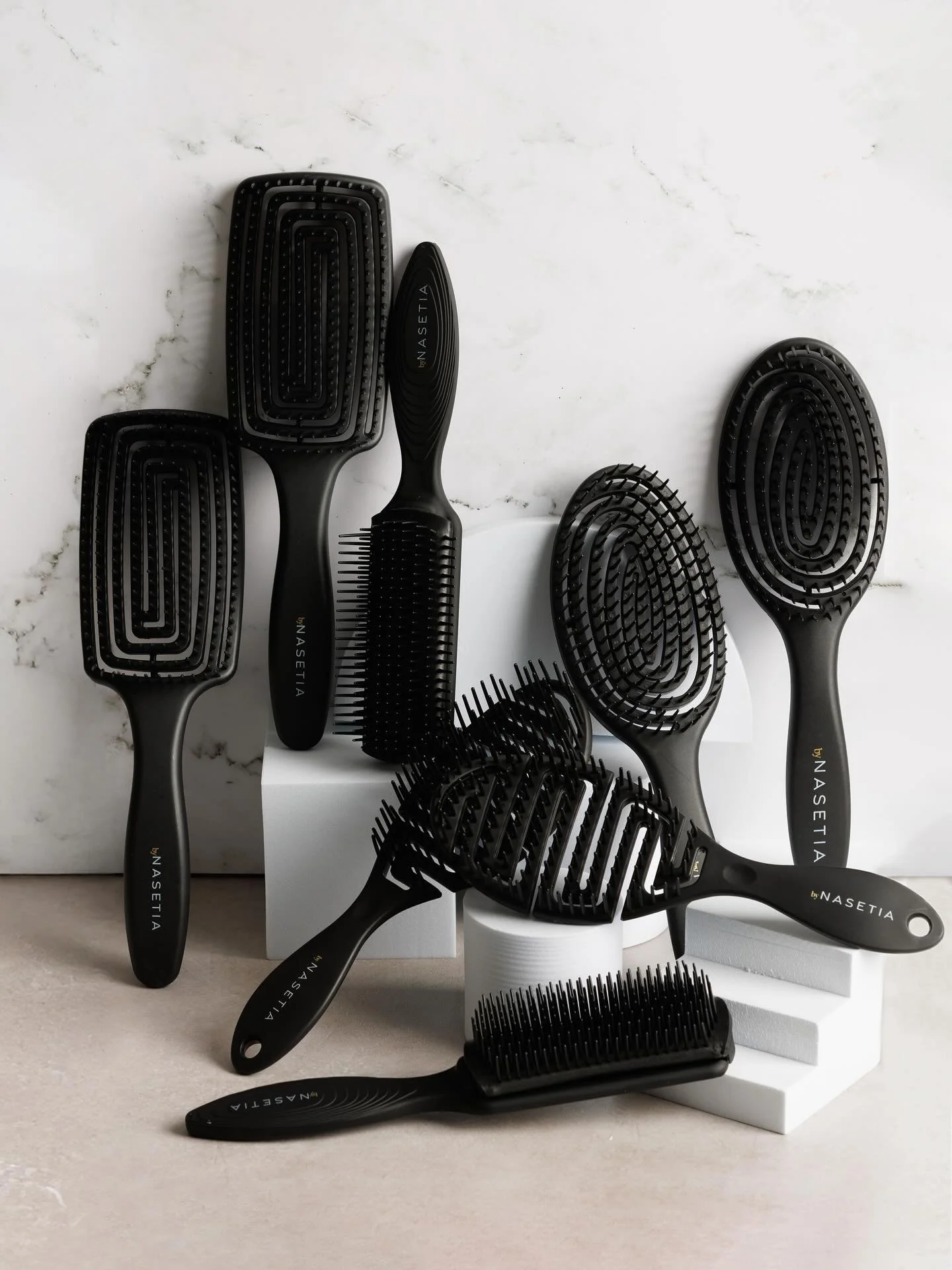 🖤 BLACK FRIDAY &mdash; 35% OFF 🖤
This Friday:
✨ 35% off all brushes
✨ Free eBook with any 2-brush bundle
✨ Free shipping $75+
The biggest By Nasetia sale of the year.
Starts 11/22.