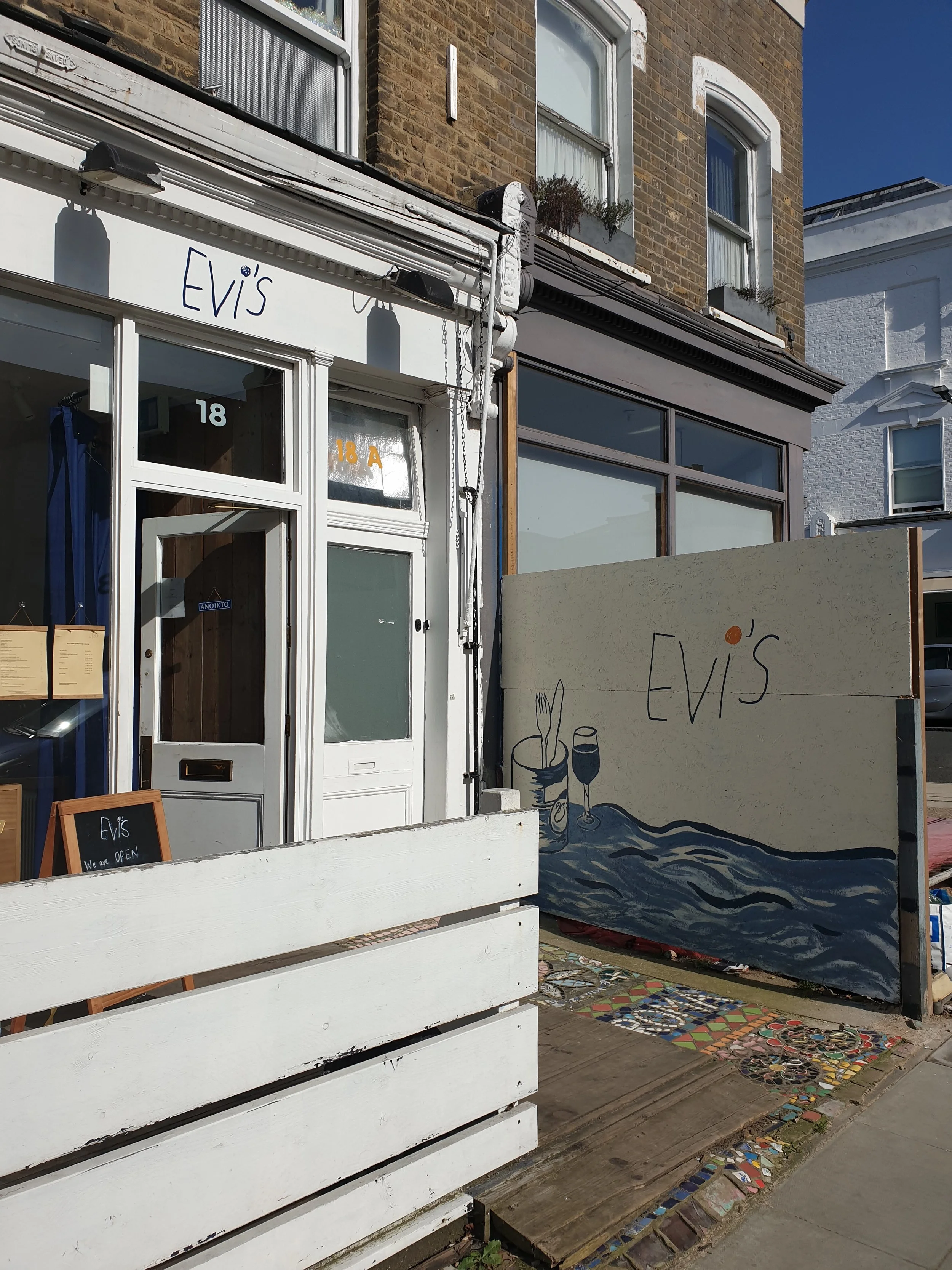 evis-restaurant-mural-and-front-02.jpg