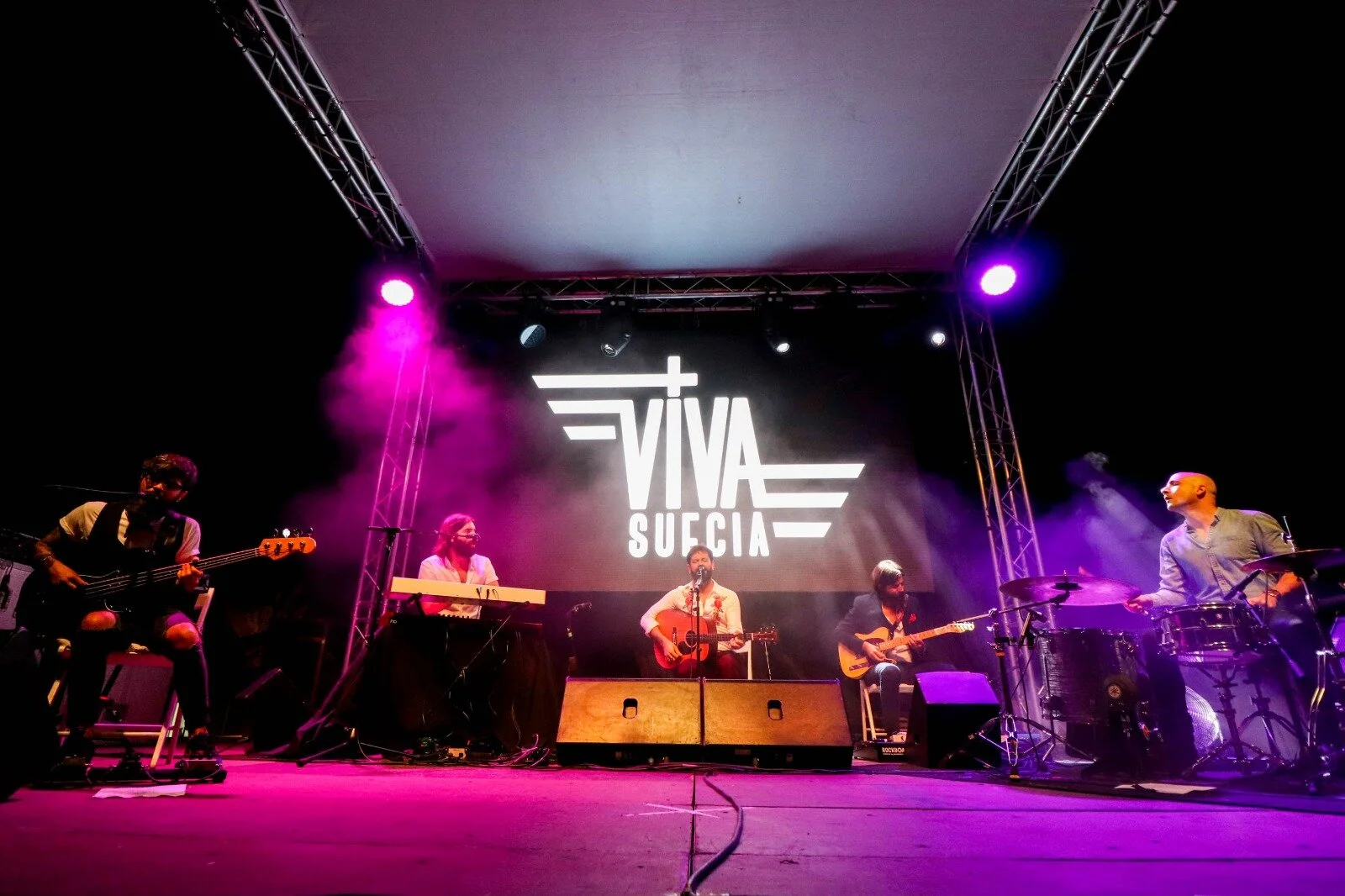 Viva Suecia, al completo, en el concierto ofrecido el lunes, 13 de julio, dentro de Las Noches del Malecón, en Murcia Río. / SERGIO MERCADER