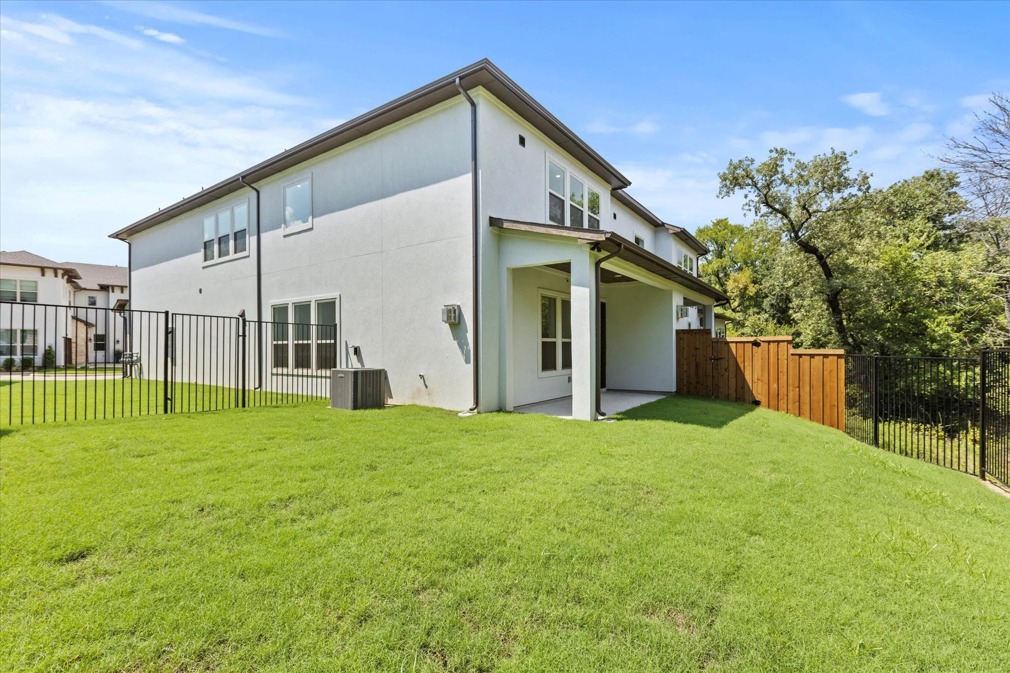 21-436 Waterscape Dr-5G7A9214.jpg