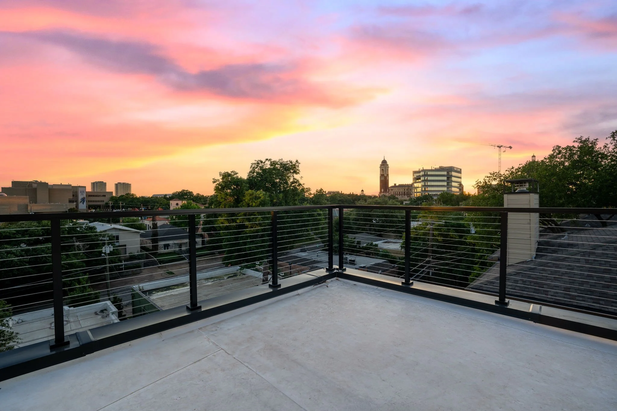 6-web-or-mls-3601 Routh St-5.jpg