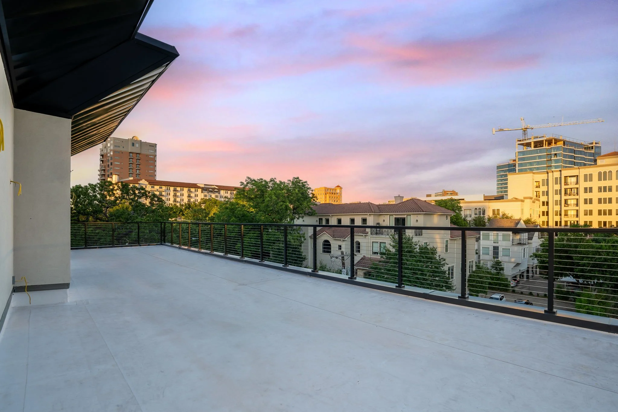 2-web-or-mls-3601 Routh St-2.jpg