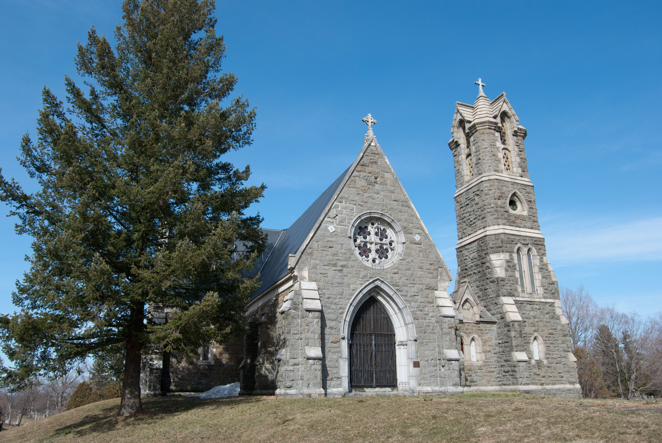 The Warren Chapel and Mausoleum