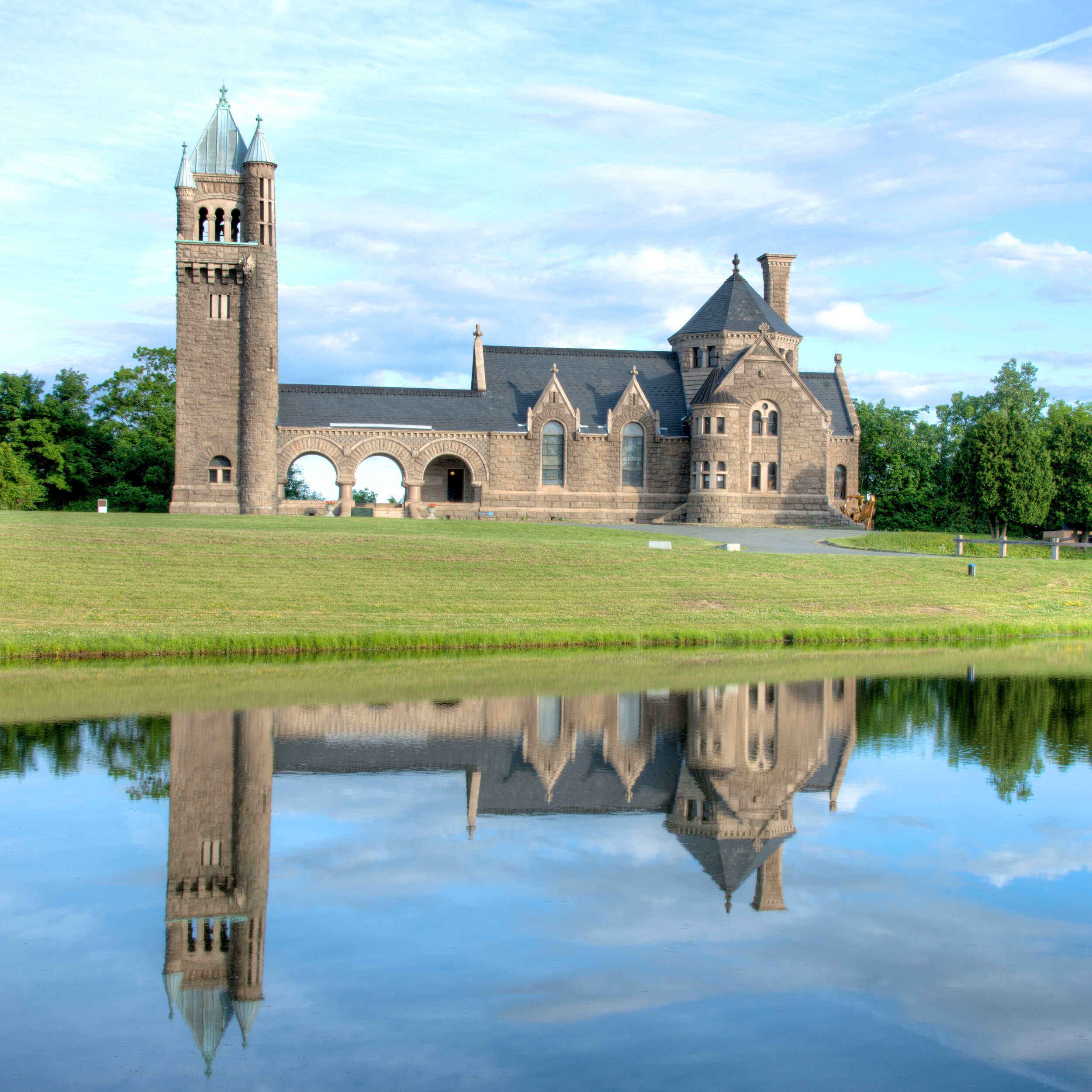 Gardner Earl Memorial Chapel and Crematorium