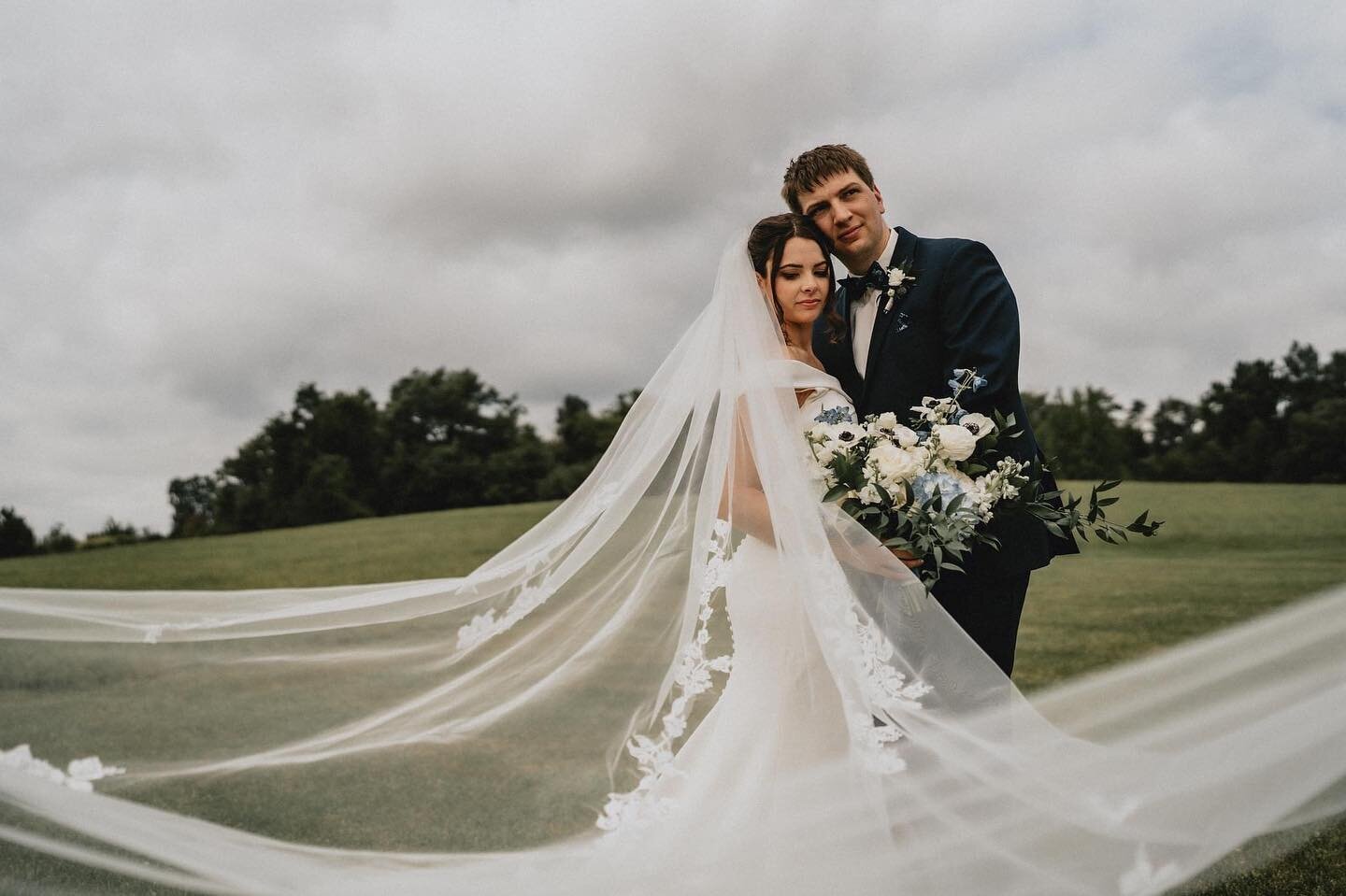 💙08.26.23 💙
📸: @jakezaepfelphotos
#weddingflorist #wedding #florist #indiana #southernindianaweddings