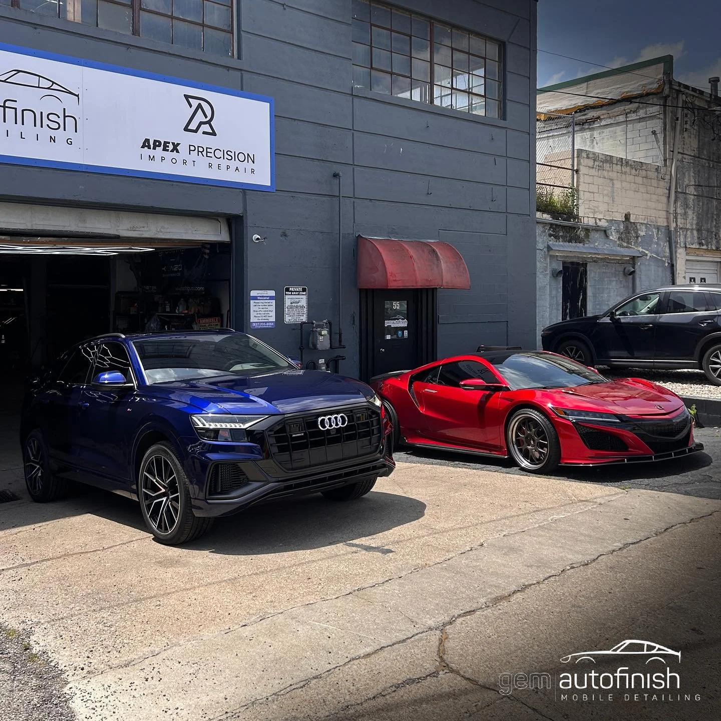 Our client brought in his new-to-him Audi Q8 with a disappointing amount of paint damage. Needless to say, these scratches weren&rsquo;t an issue for the Gem team.😎 &thinsp;
&thinsp;
#gemautofinish #auto #detailing #audi #q8 #paintcorrection #cerami