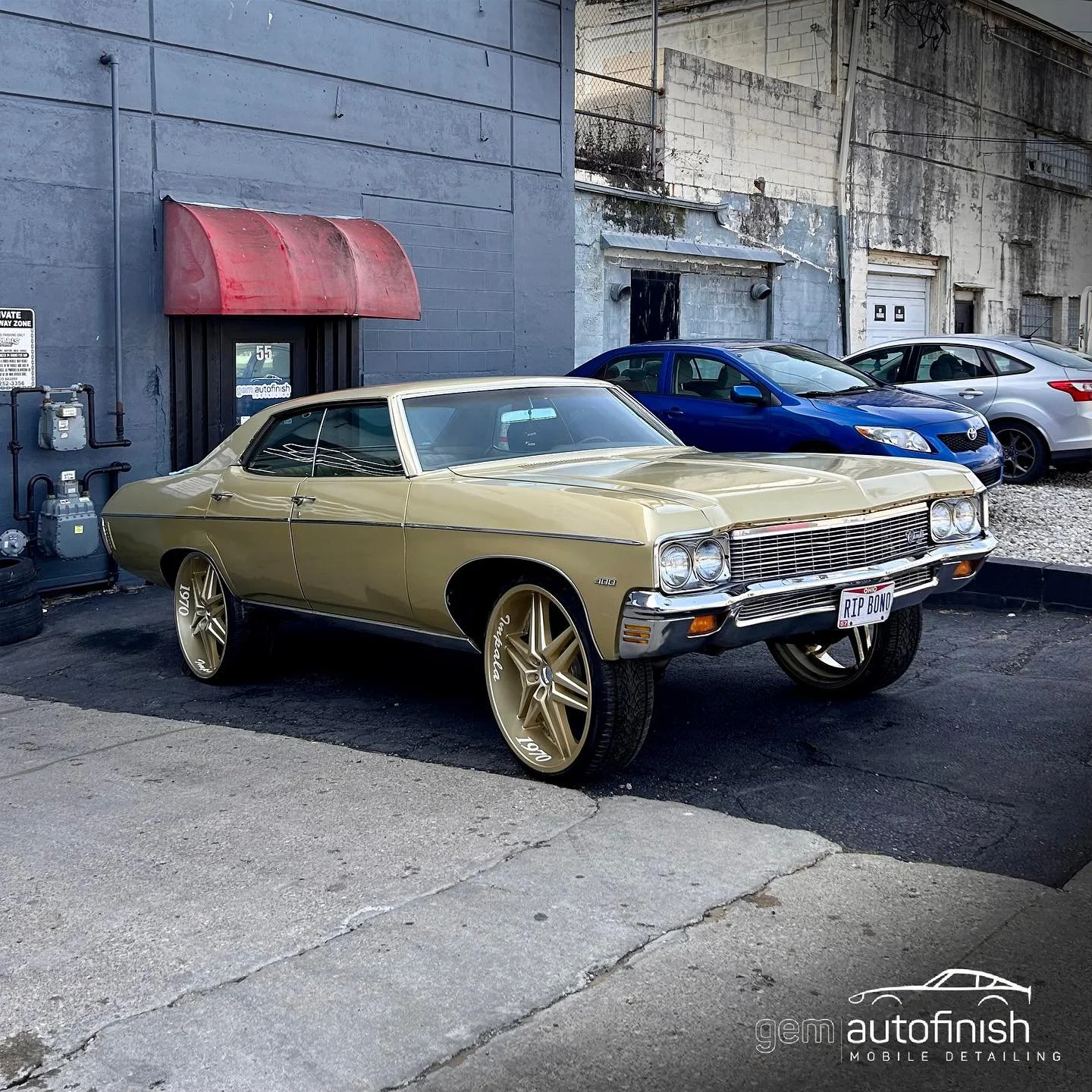 Check out this 1970 Chevy Impala we had in for a wash and sealant. Certainly not something you see everyday!&thinsp;
&thinsp;
#classic #chevy #impala #auto #detailing #gemautofinish #donk #bigjawns #clean
