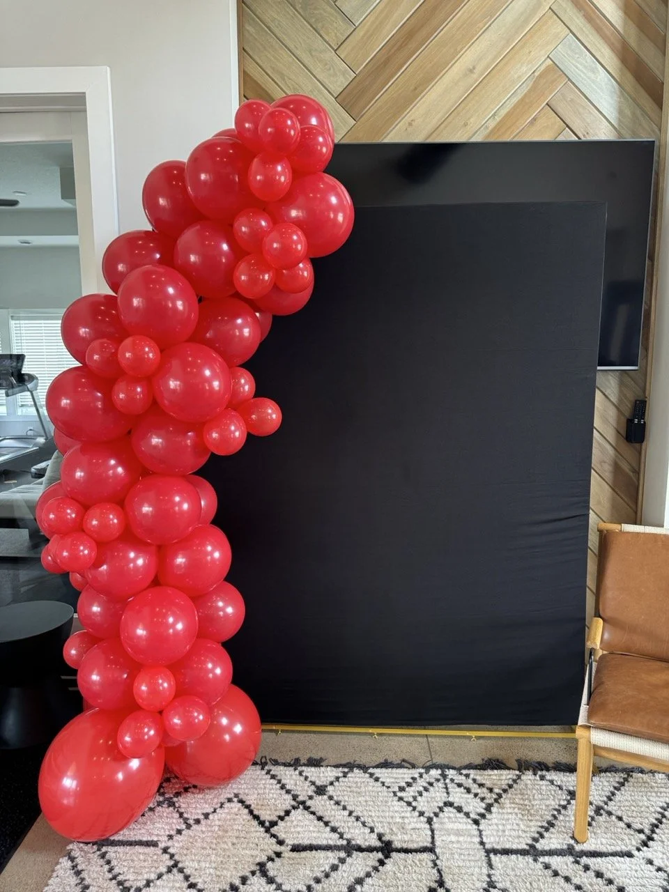Womens Event Photo Backdrop + Custom Red Balloon Garland