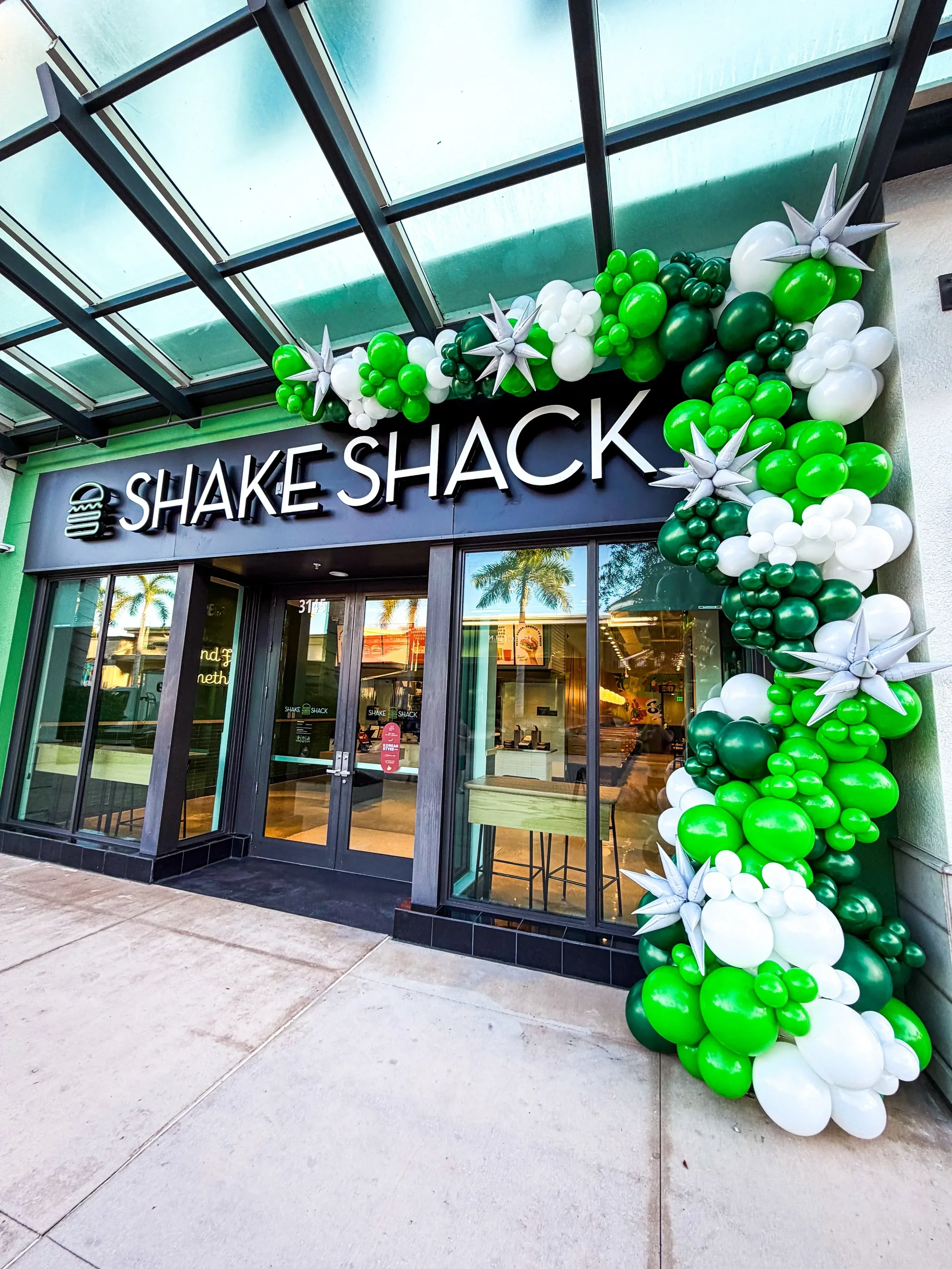 Shake Shake Naples, FL Grand Opening - Boxwood Rose