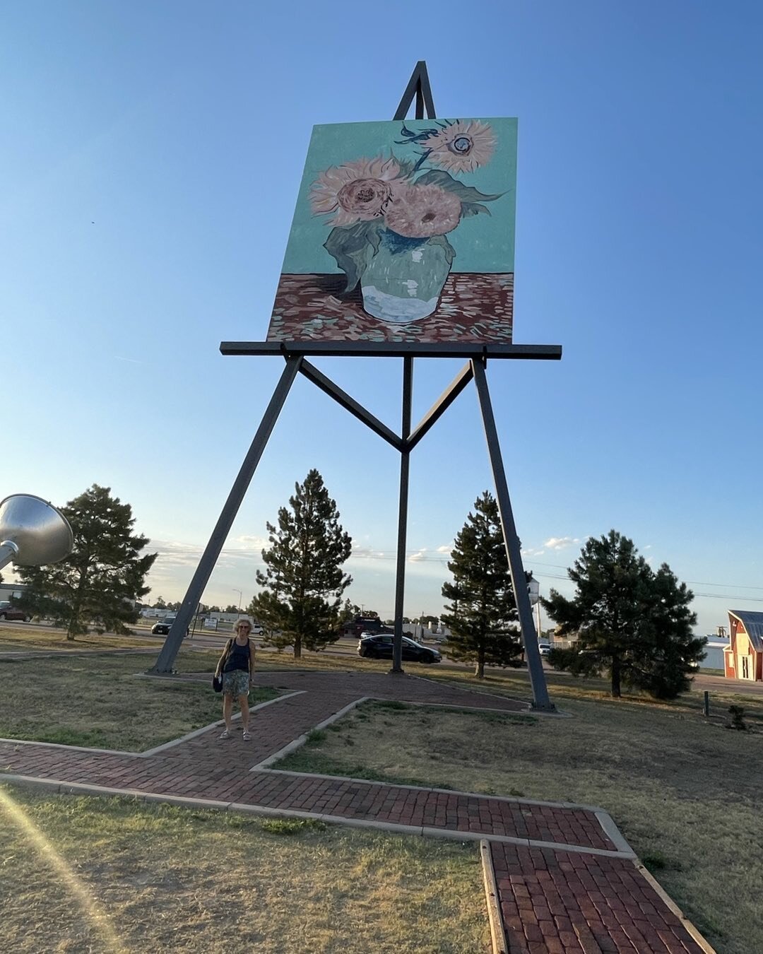 The world&rsquo;s largest easel and world&rsquo;s largest repro of Van Gogh&rsquo;s Sunflowers here in Kansas!
