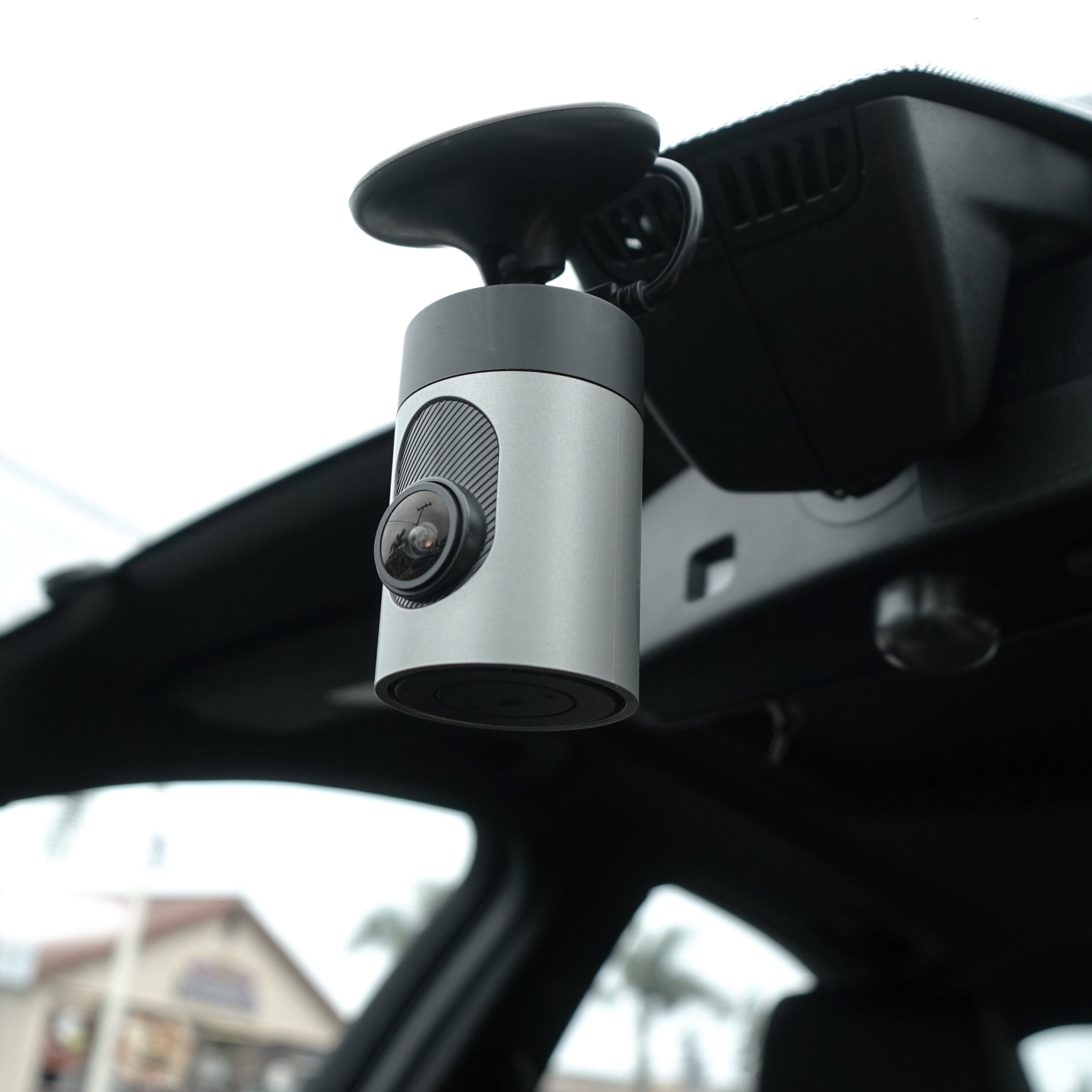 Record the road with this audio-enabled front and rear dashcam