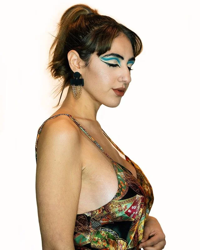 ✨NOUR✨
The first of FIVE looks for @artbyavary ⚱️ .
.
Photographer: @itslucasvd ✨
Stylist: @thrifty.wa ✨
Earrings: @artbyavary ✨
Makeup: @abigalecoleman, details coming soon✨
.
.
Pls standby for many many more pics to come🔪 Gotta get through these f