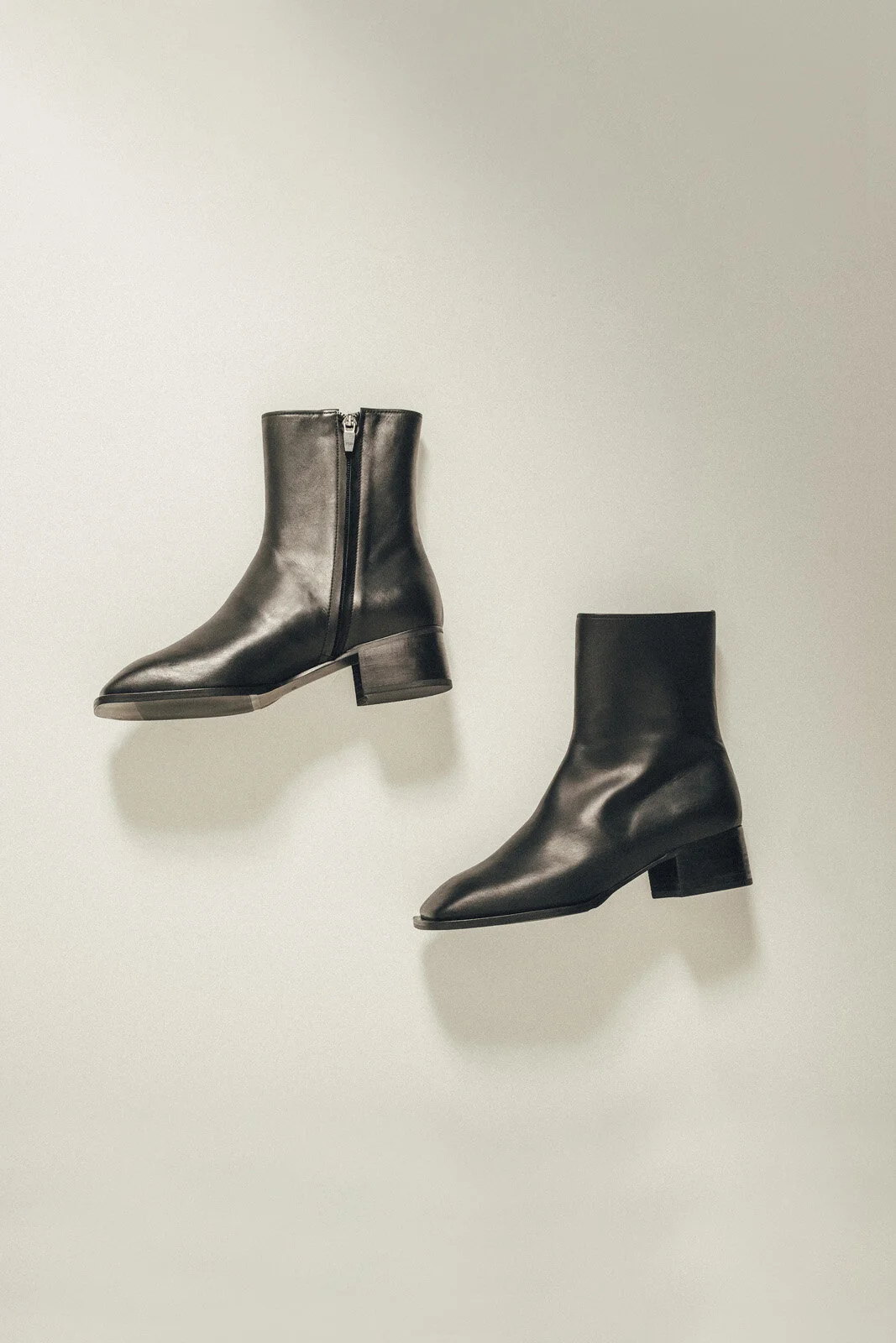 Amomento: A Minimalist Point-Of-View