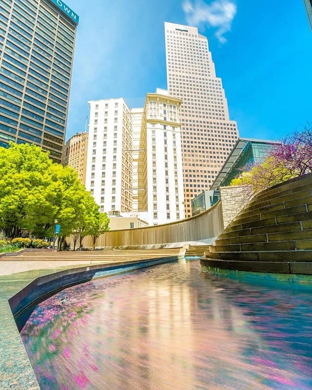 a nice long exposure on the fountain at Woodruff Park
. .
#atlantasnaps #weloveatl #tulips #photographylife #photooftheday #sonyalpha #sonya7iii #spring #discoveratlanta #atlantaga #streetphotography #clouds #cloudscape #atl #photographylovers #atlan