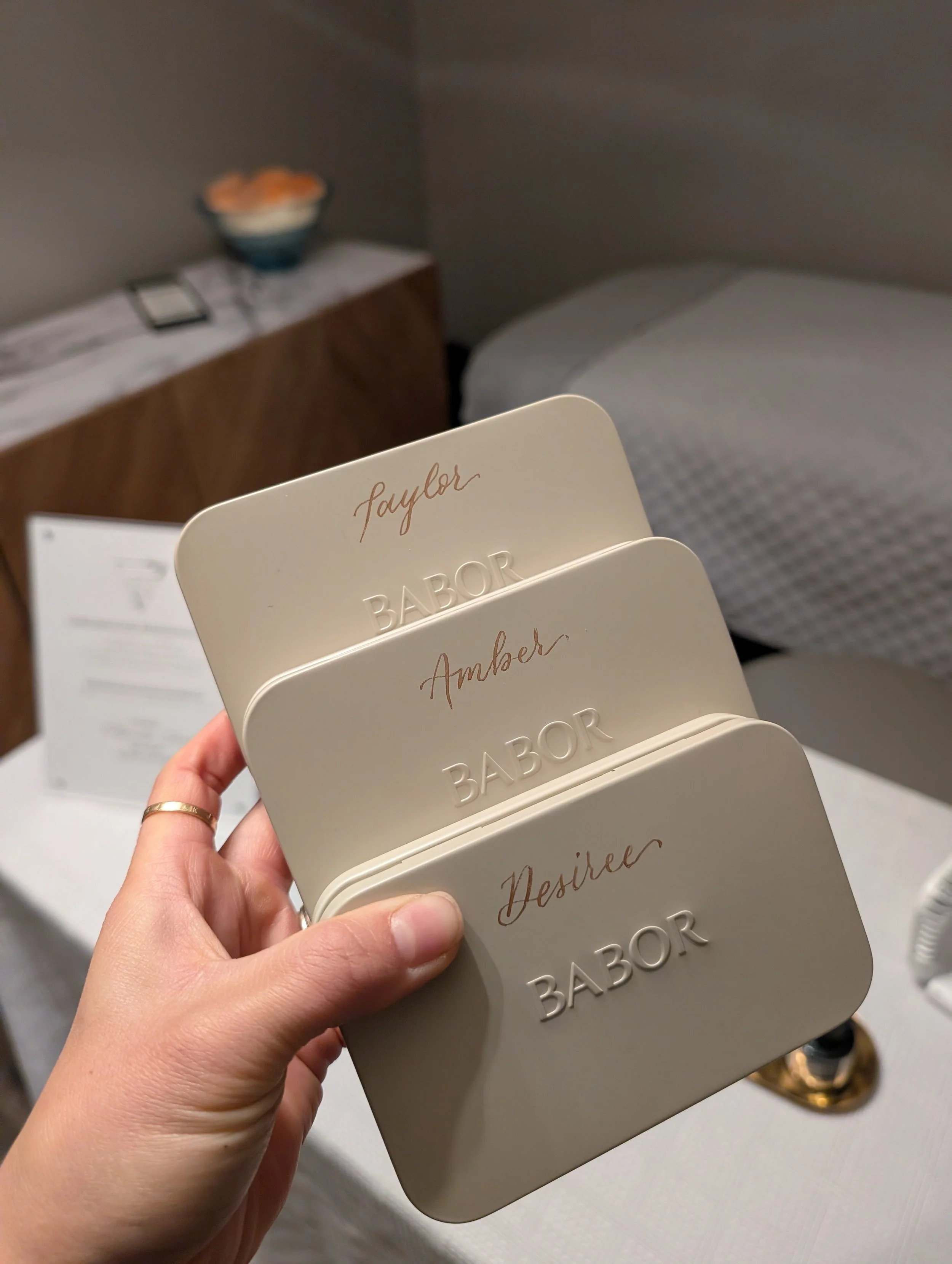 Kelly Chang | Colorado Springs Luxury Calligrapher | High Event Luxury Event Activation