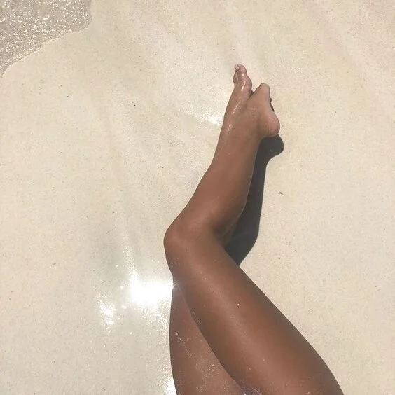 BOOK YOUR AIRBRUSH TAN HERE 