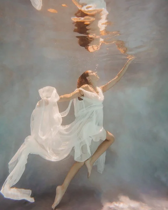 Can&rsquo;t get over on how dreamy and painterly she is ahhh 😍 Think of Renaissance paintings but make it underwater 🫶🏽