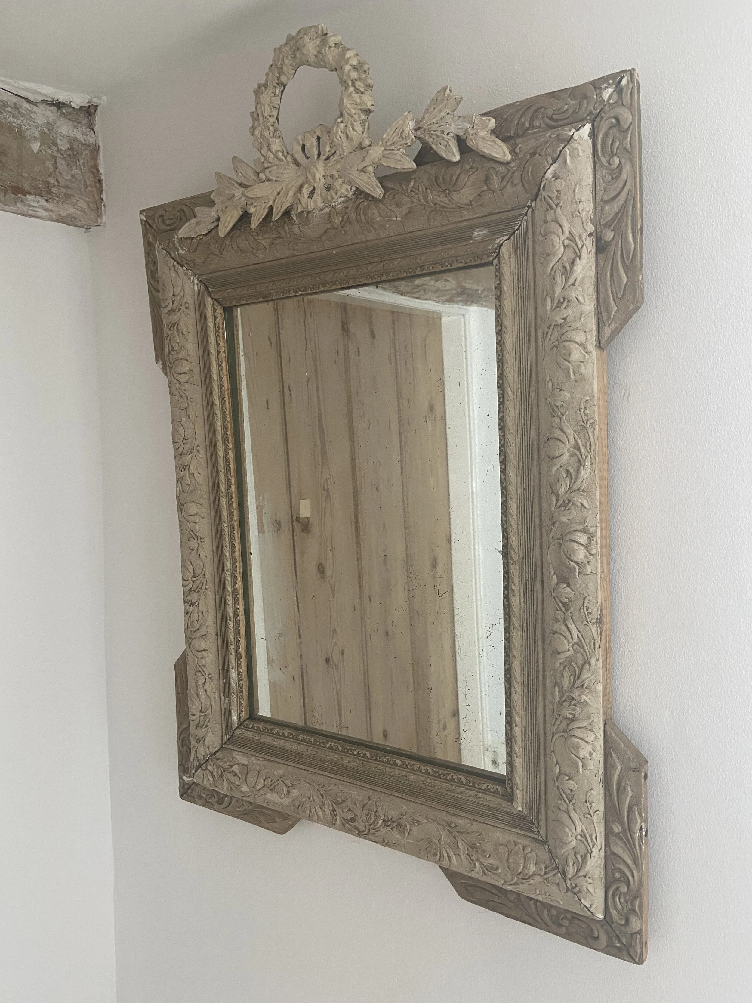 Small Painted Wreath Bow