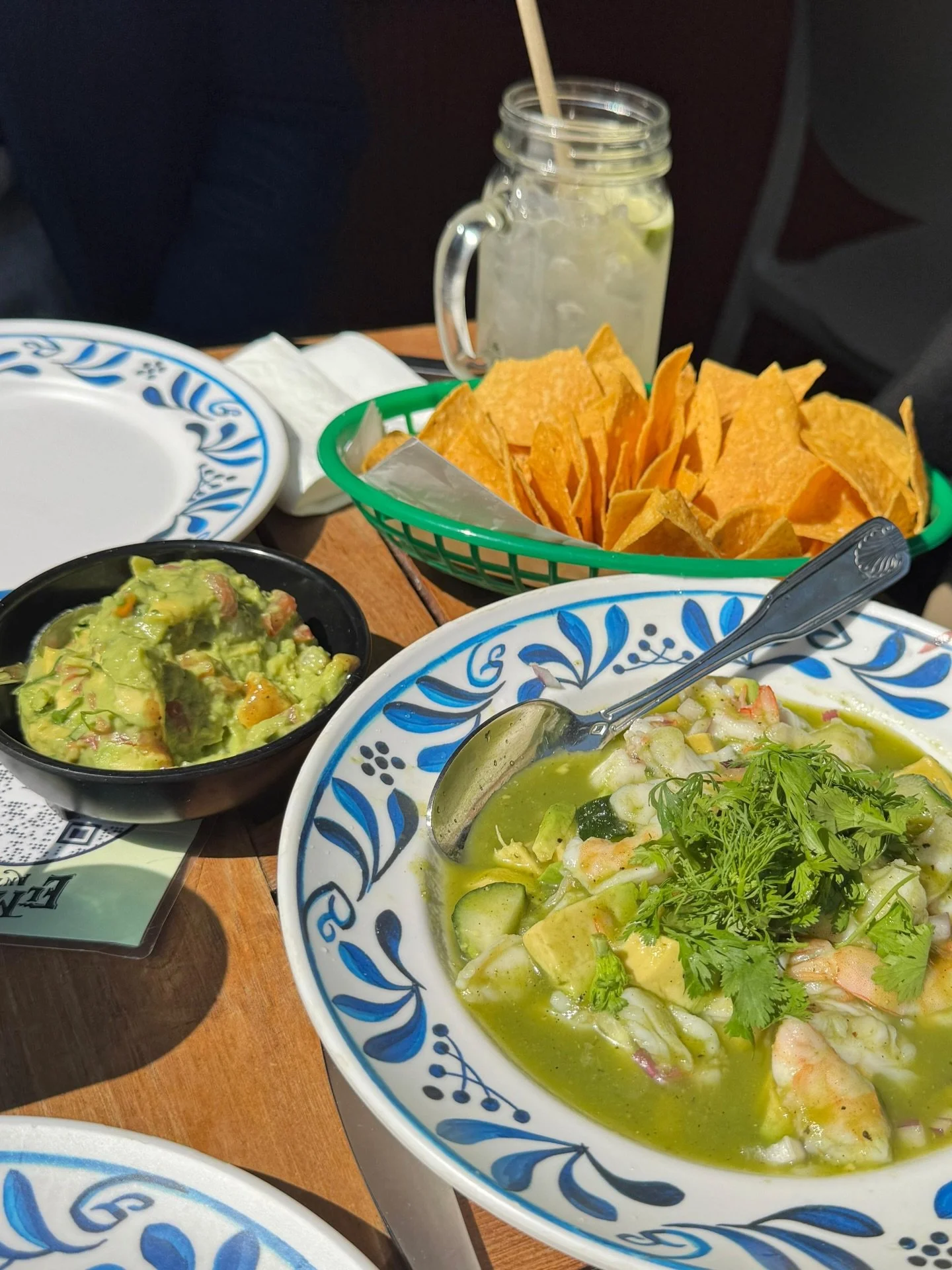 Sun out, tables out.
Outdoor seating now open at El Mitote Upper West Side.
Ceviche, tacos and margaritas on Columbus Avenue near Central Park and Lincoln Center.