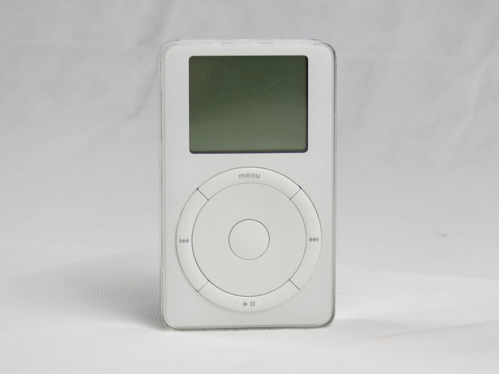 The First Apple Ipod - 5GB M8541 (2001) - ICONIC Antiques | Cool 