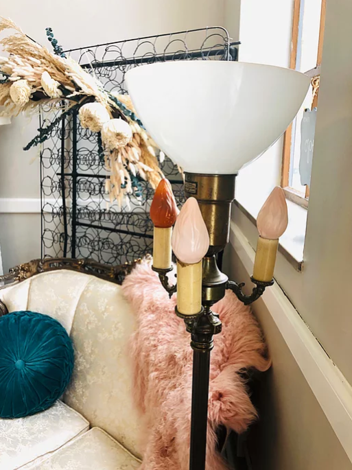 Antique Lamp Stand 2.PNG