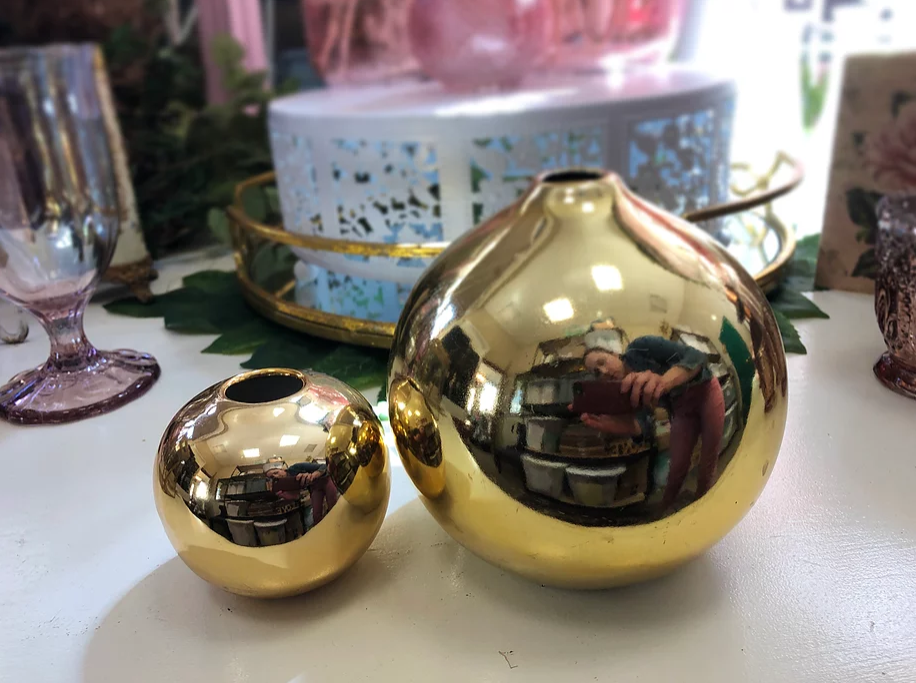 Gold Round Bud Vase.PNG