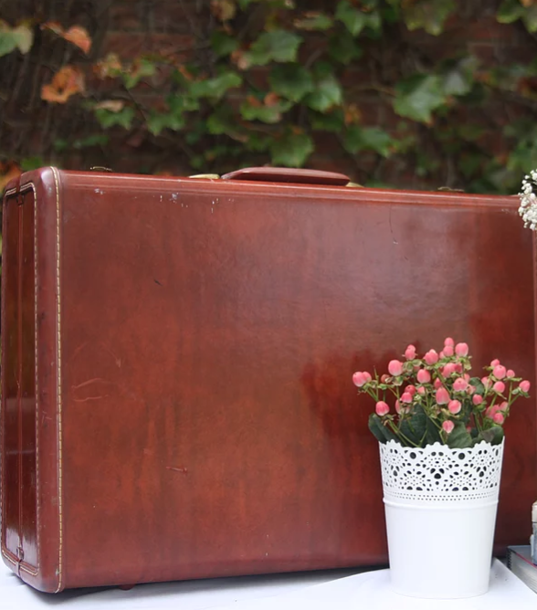 White Lace Metal Vase.PNG