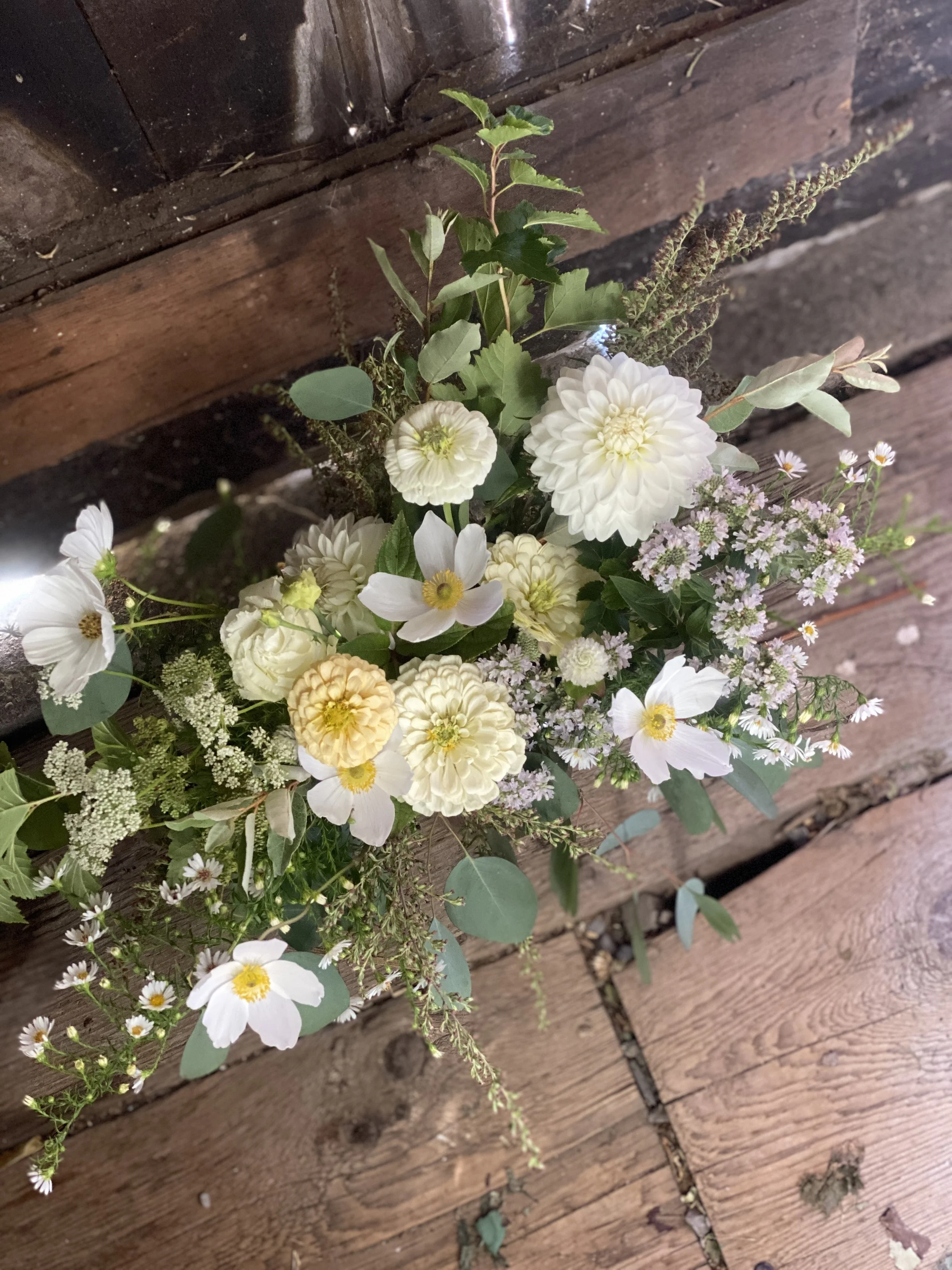 Wedding florist in Buffalo NY - WNY Weddings - Wedding floral buffalo NY - Wedding flowers near me - Sustainable wedding flowers Buffalo NY