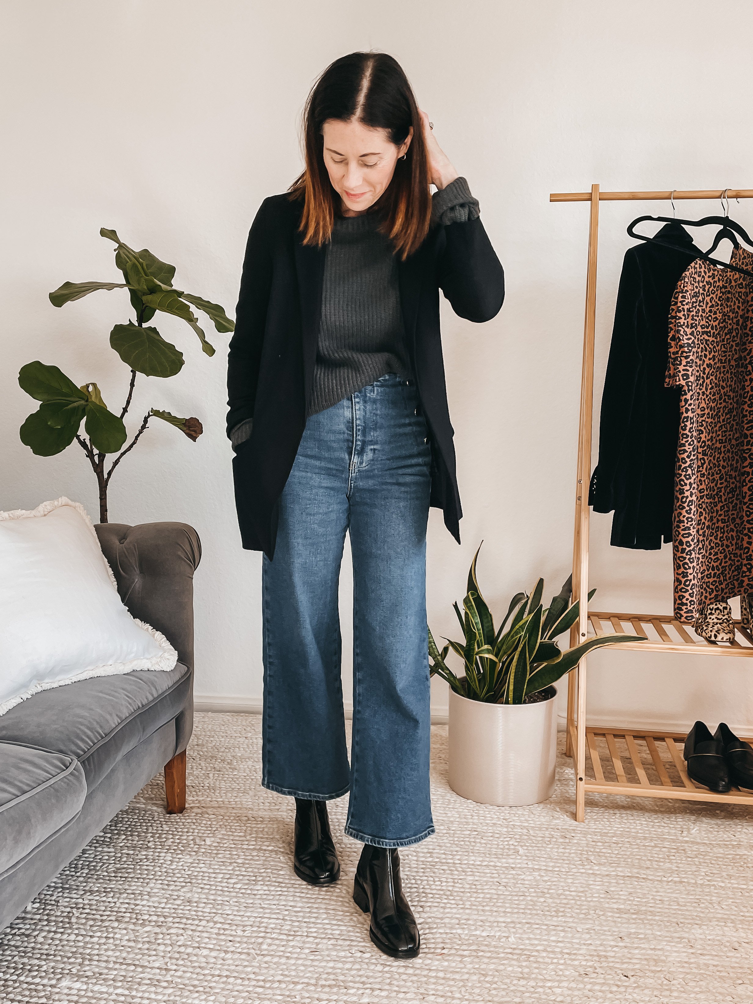 What Shoes to Wear with Wide Leg Jeans (+ how to balance proportions ...