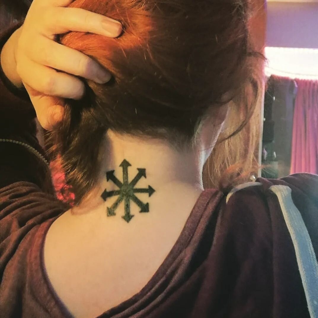 My love @hoganddice paid for a new tattoo for my birthday. It's mostly healed, I think. Deff the most painful one I've gotten but it was fine xD 
@shiftyshamrocksstudio