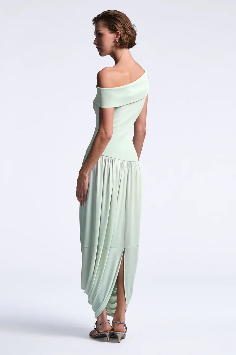 79116446_a249_8_960x_crop_center.webp