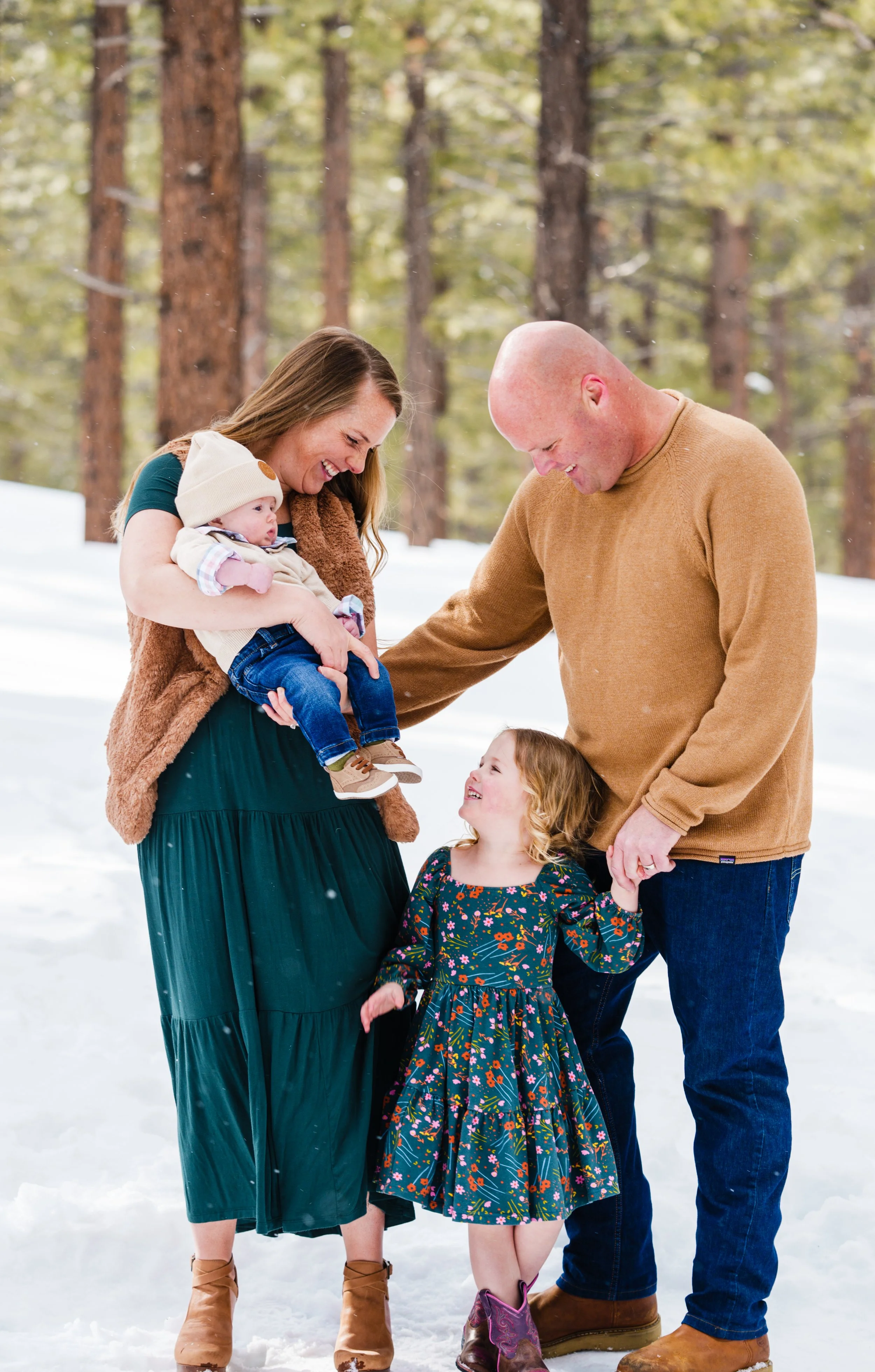2023-04-10_FamilyPhotos-77.jpg