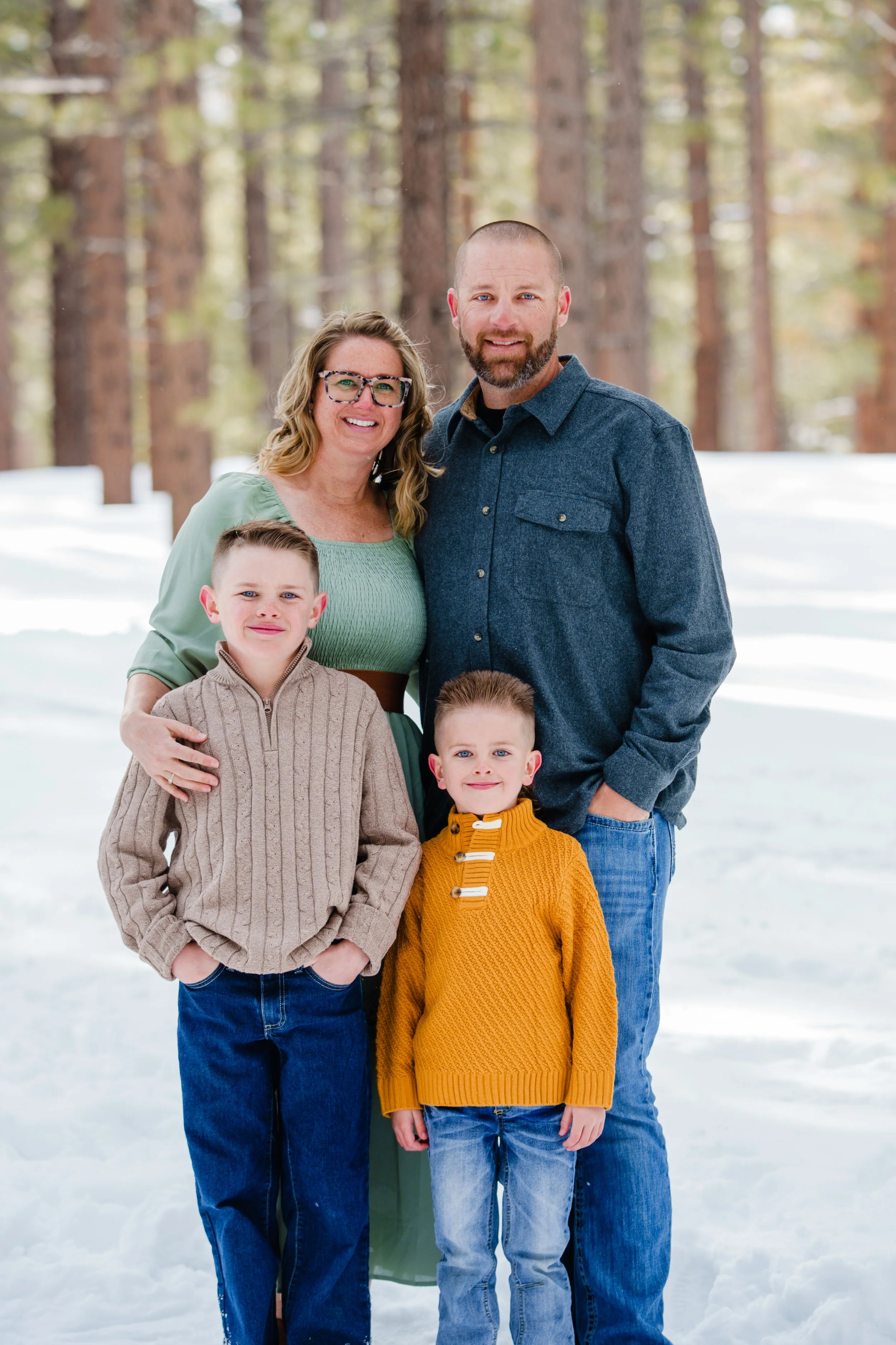 2023-04-10_FamilyPhotos-116.jpg
