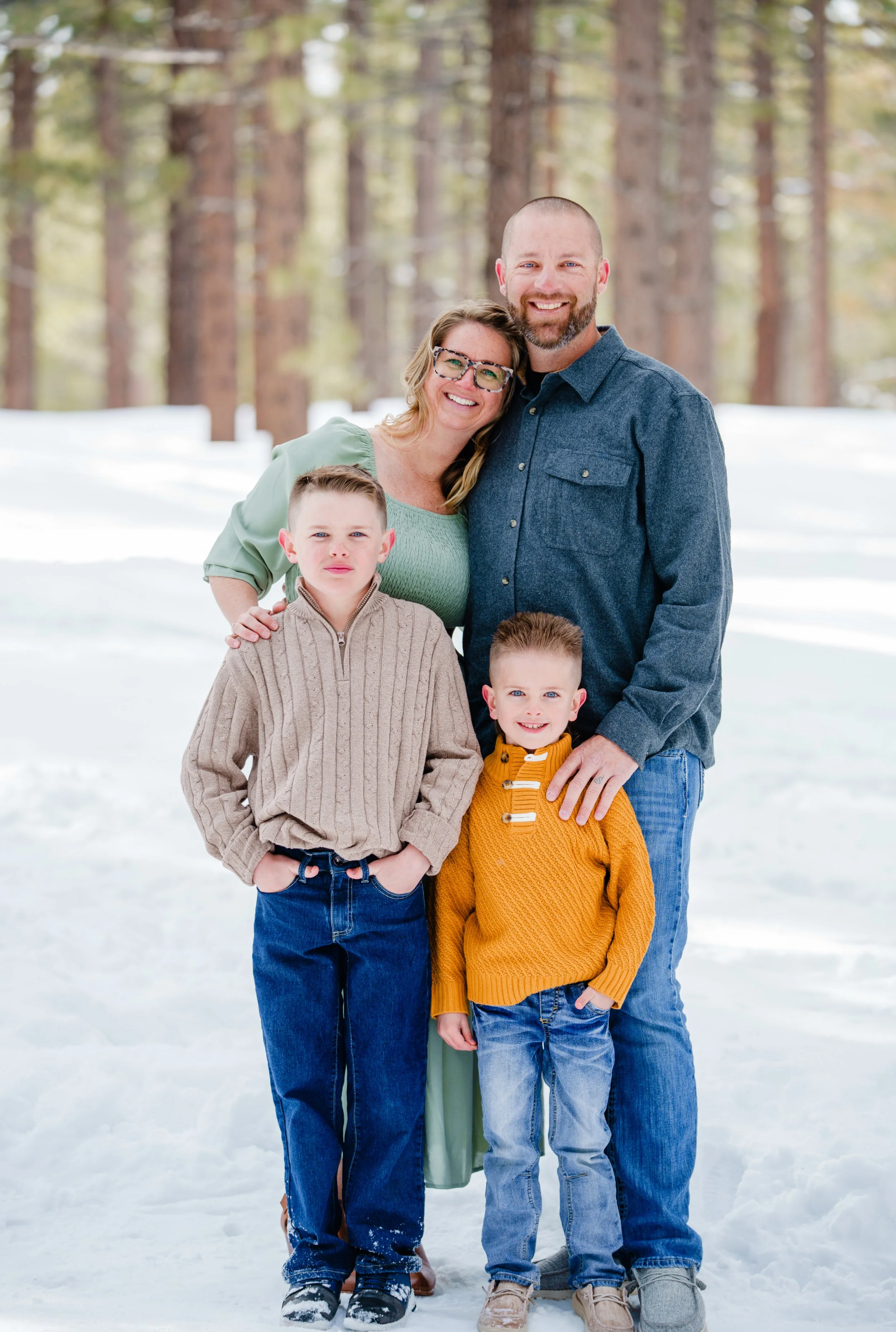 2023-04-10_FamilyPhotos-122.jpg