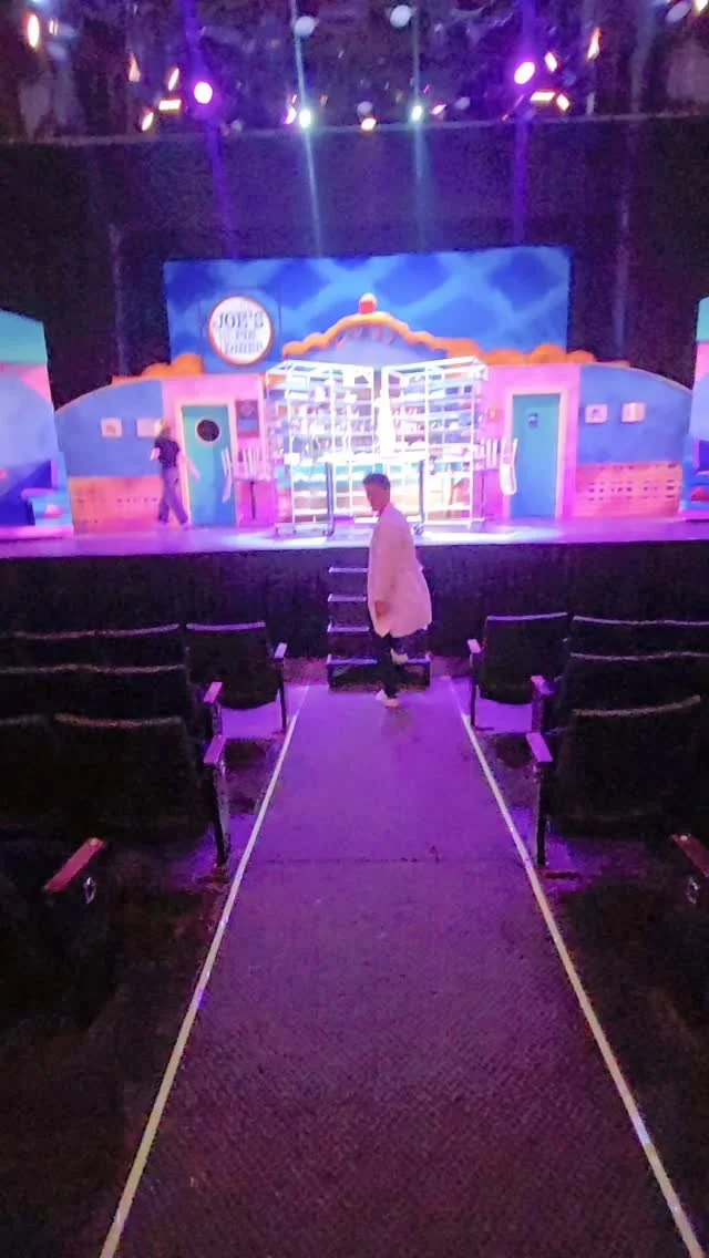 🕺 Dr. Pomatter is dancing into week 4 of WAITRESS! ⏲️ Only 10 shows left!
🥧♥️ Www.shortnorthstage.org/waitress
#shortnorthstage
#snswaitress
#waitress
#drpomatter
#dance
#pie
#supportlocaltheatre