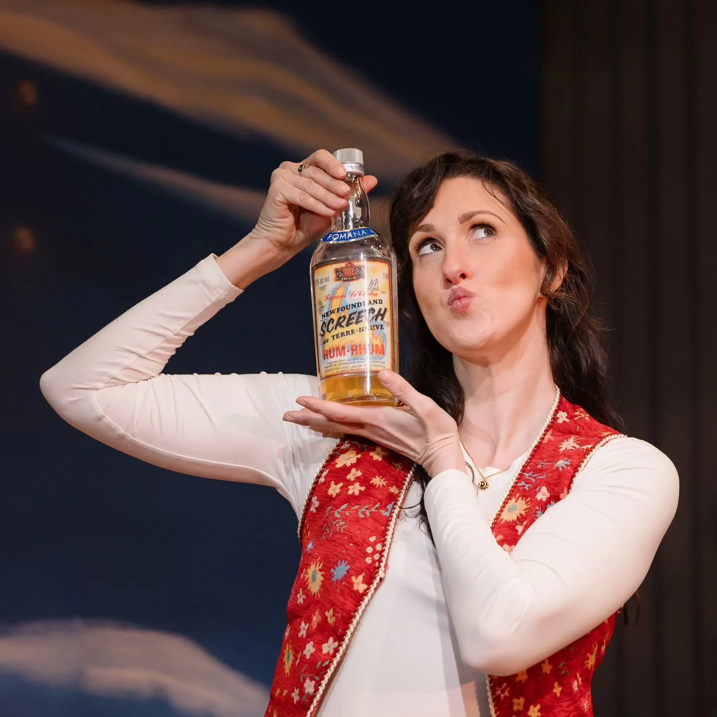 🐟 💕Who is getting screeched in this weekend?! Join us at COME FROM AWAY for 100 minutes of hope and joy. Best ticket availability is this Sunday at 7pm!!

Www.shortnorthstage.org/comefromaway 

📷: @kylelongphotography 

#shortnorthstage 
#snscomef