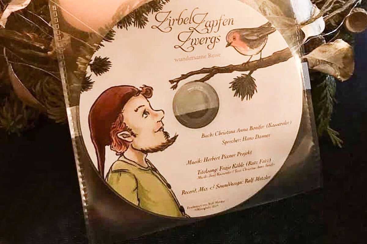 Hört, hört! Zirbelzapfenzwergs Hörbuch ist da.