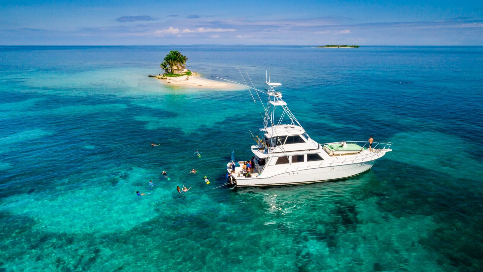 bay island yachts roatan