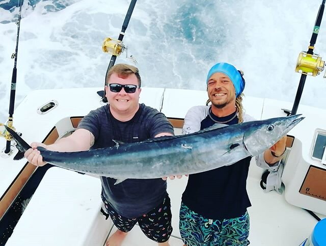 Opening the 1st of this 2020 year off with a bang, Bandit style! Hope you all have had a nice evening last night and are enjoying the first of the year as much as we are!

#ruthlessroatancharters #roatanluxuryyachts #caribbean #caribbeanvacation @hat