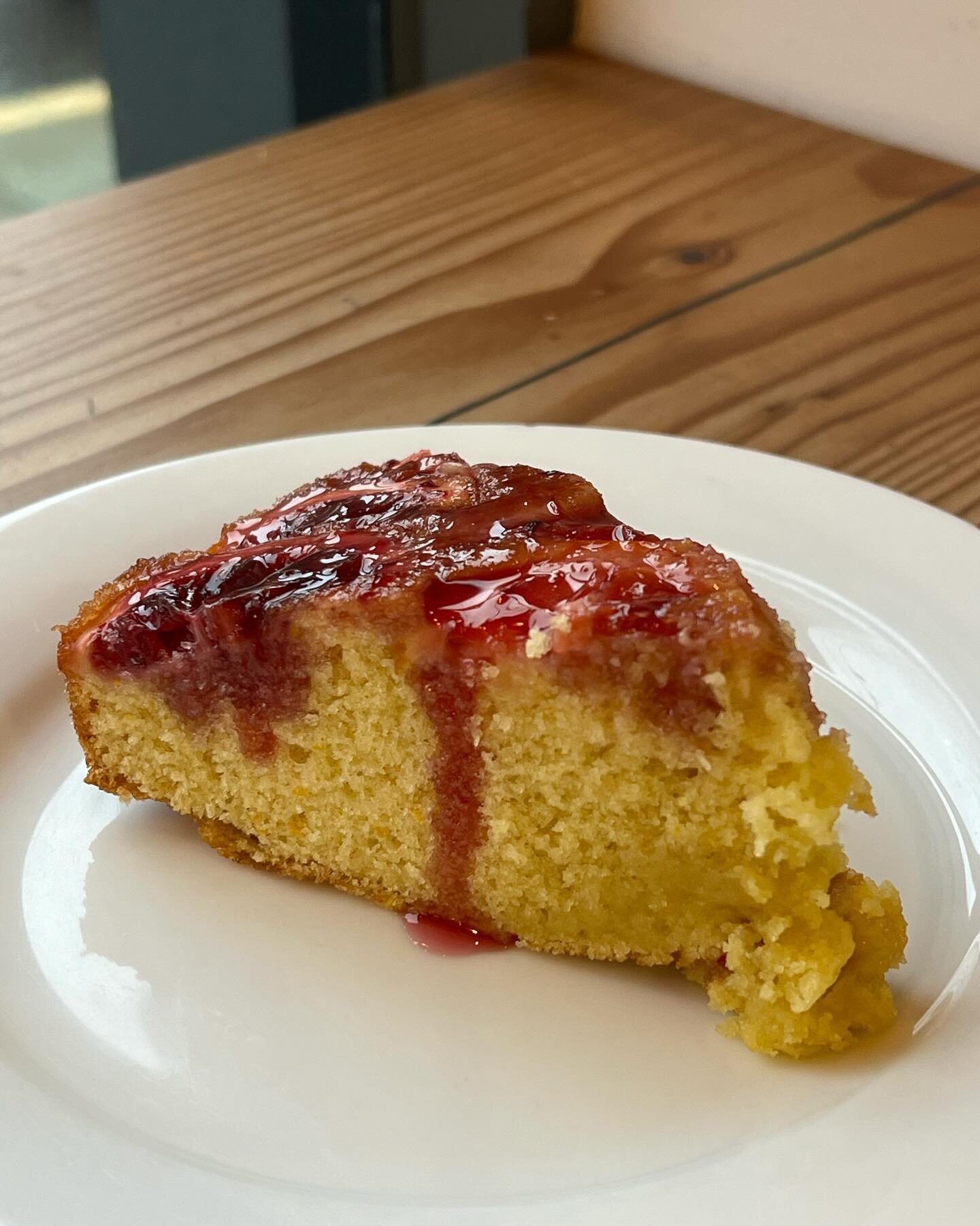 Introducing our Blood Orange Olive Oil cake with a hint of orange blossom!!
It&rsquo;s absolutely divine. ❤️🍊
Stop by for a slice or preorder the full round (which includes 12 slices).
#oliveoilcake #bloodorange #citrus #bloodorangeoliveoil #bloodor