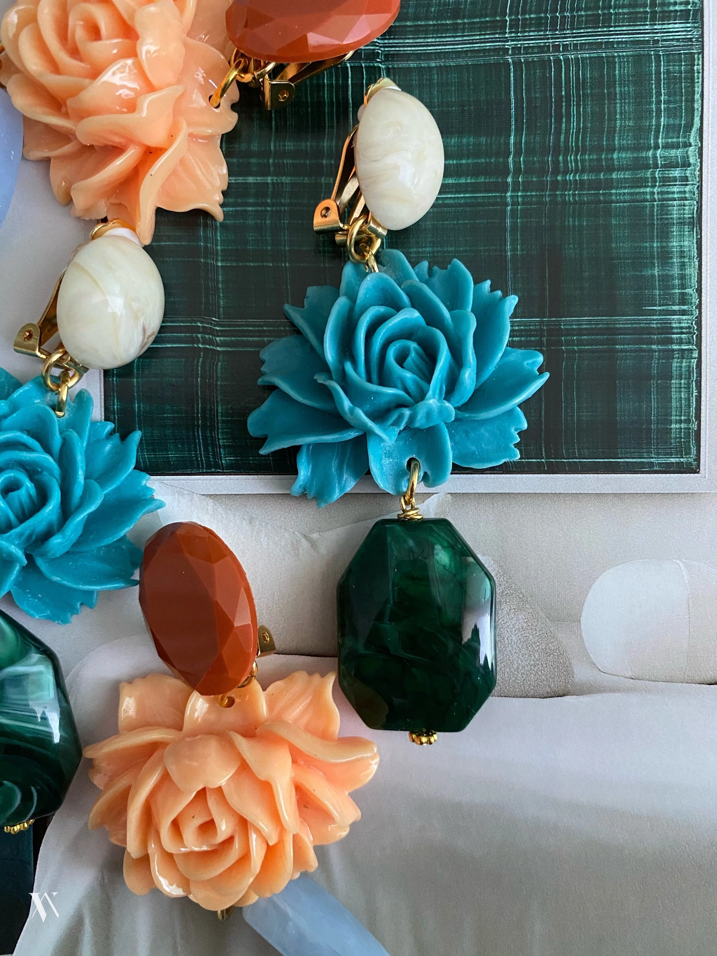 862D2719-4FB9-4F4F-B7FA-480B32EEABEB