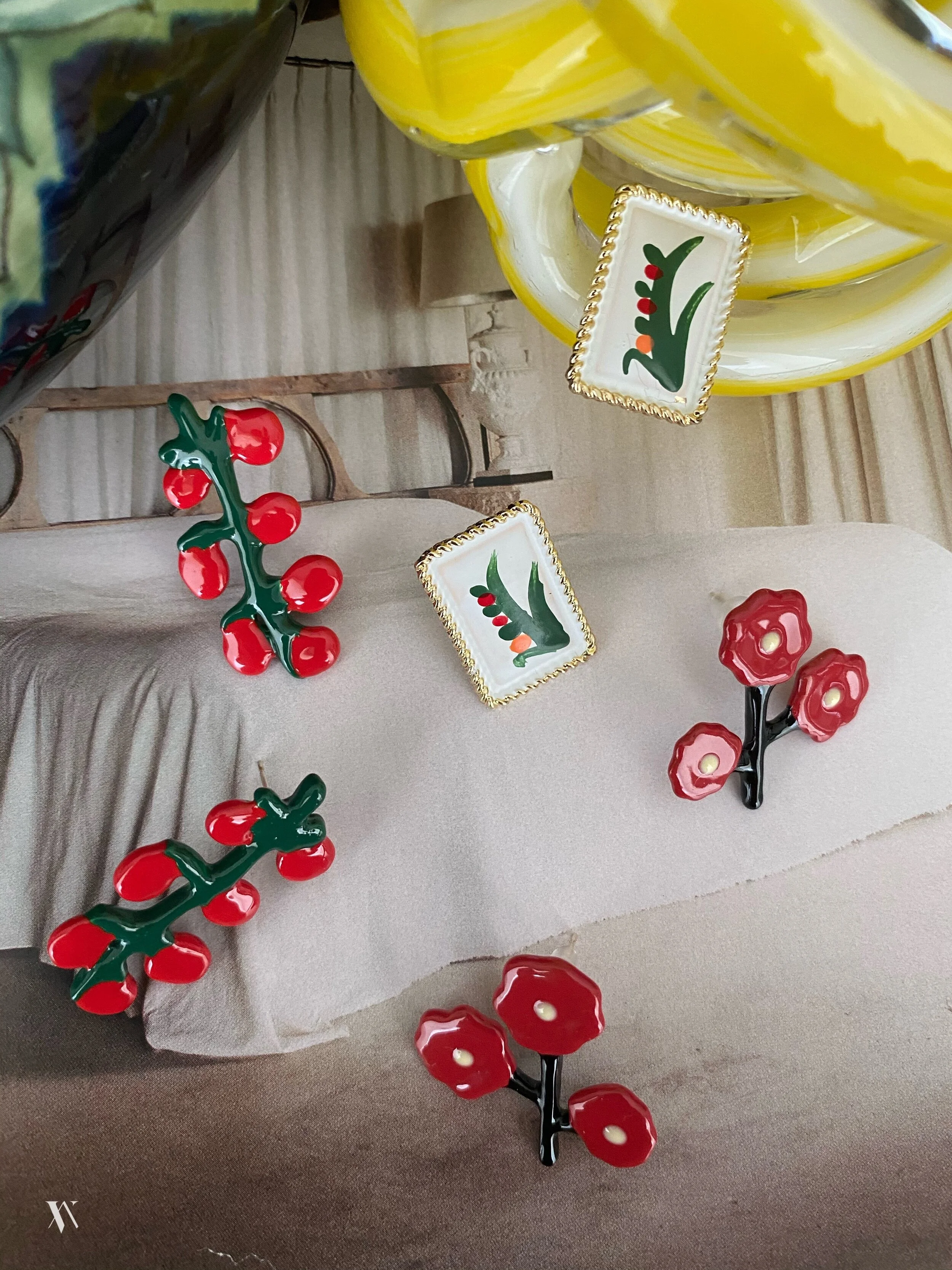 E3435E05-C51D-479C-A27E-949D288A30DB