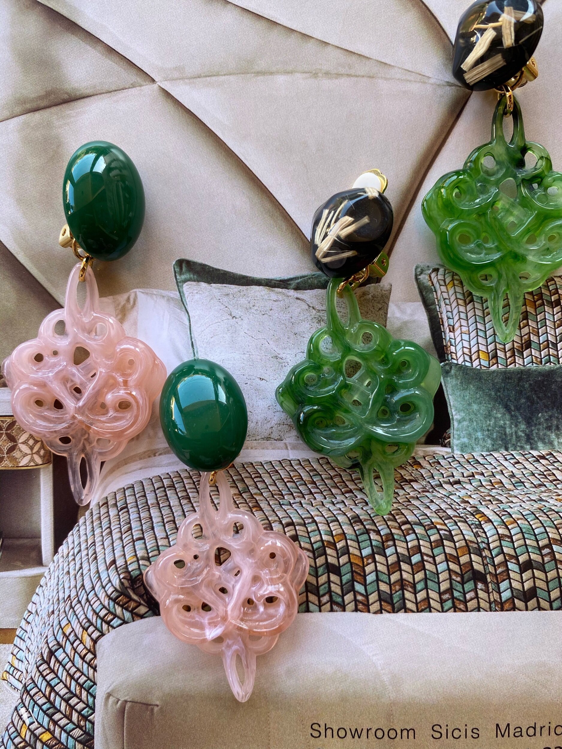 E374FA20-26AB-4EF3-85C1-DBEC26171CD8