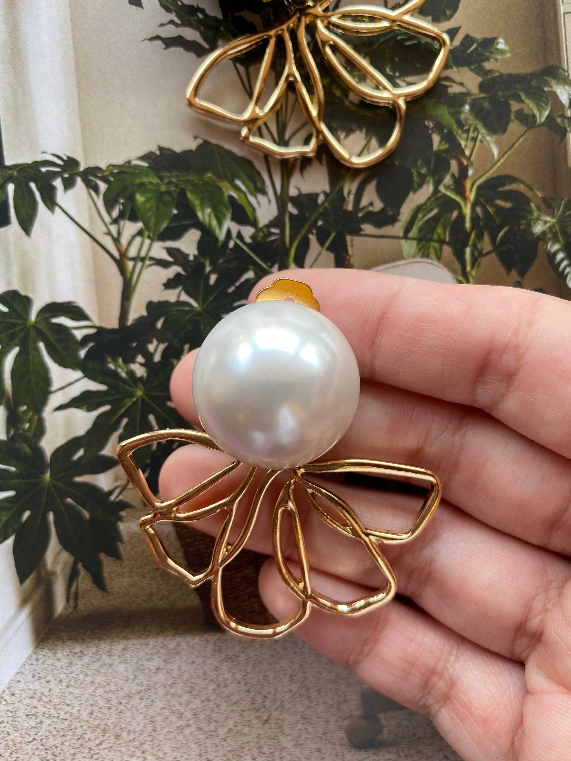 98EC3219-8C2C-459D-AF55-7F16799EB163