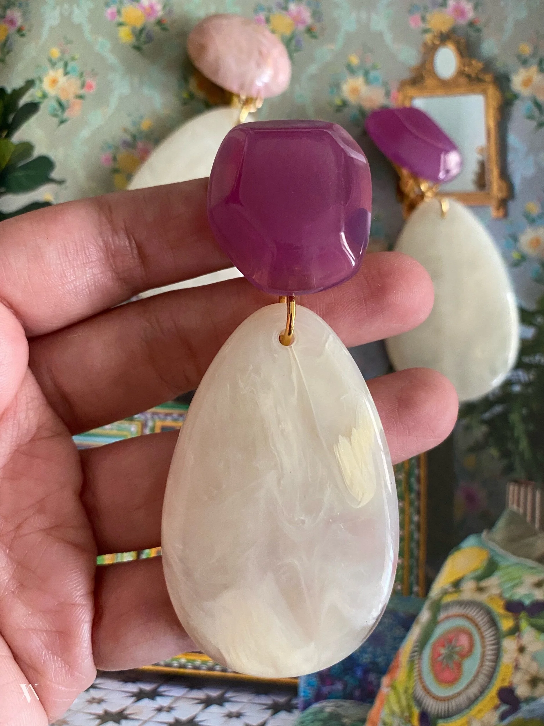 74074299-9348-44DC-9440-AAB3BBE4509C